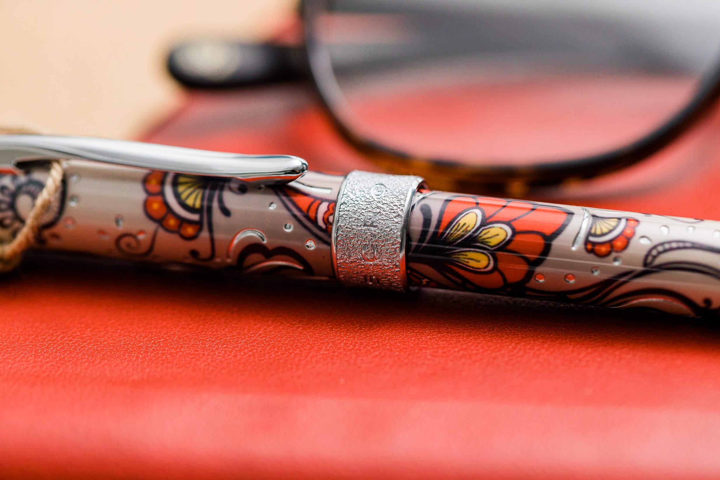 Premium Refillable Ballpoint Pen - Medium Point, Elegant Red Hummingbird Vine Design with Gift Box | Perfect for Office, School, Journaling & Thoughtful Gifts