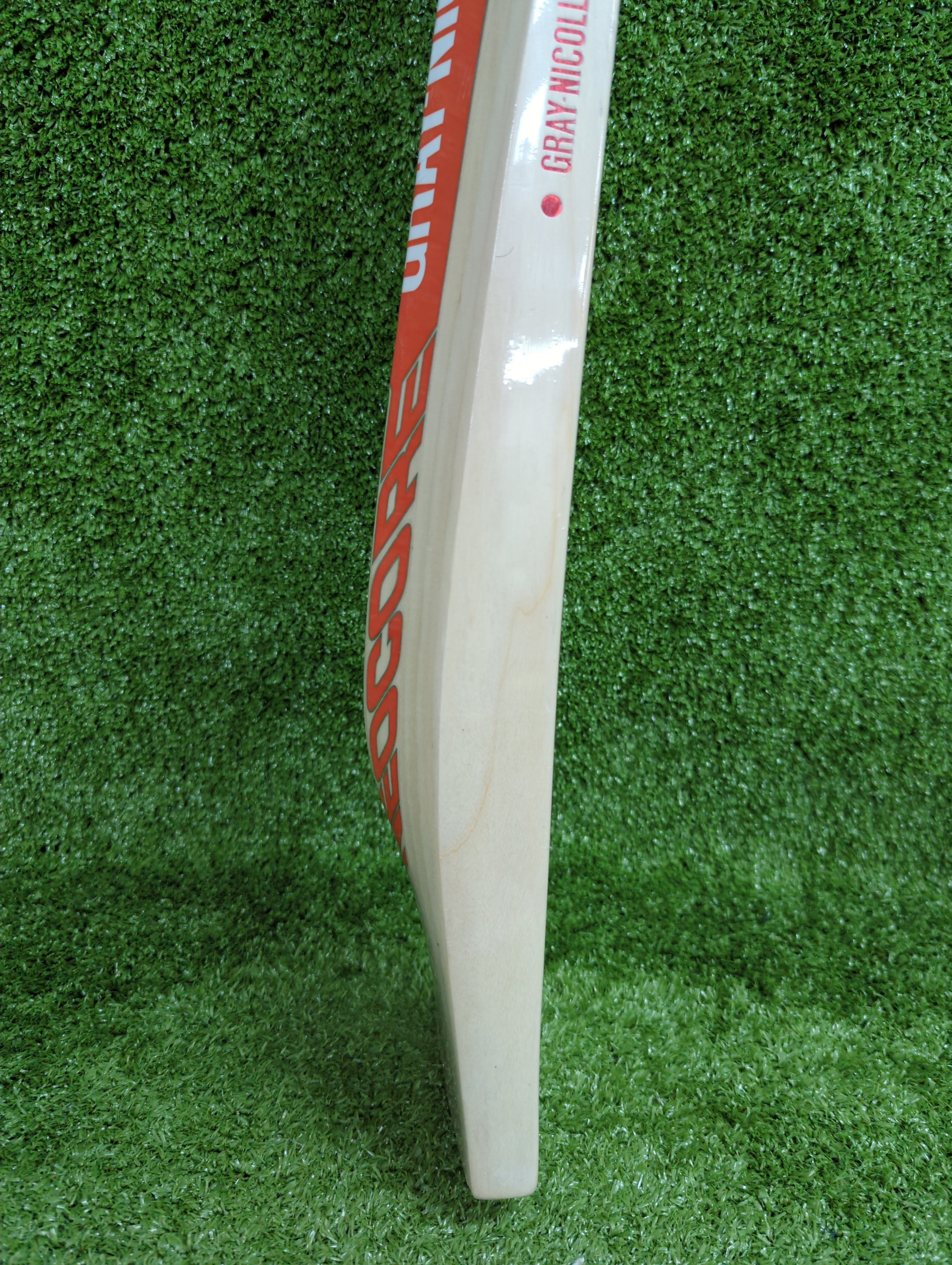 Gray Nicolls Neocore Limited Edition Adult Cricket Bat - Premium English Willow for Professional Players - Perfect for Matches & Training Sessions