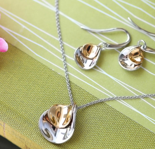 Enchanted Petal Golden Necklace for Women - Elegant Floral Pendant Jewelry Gift for Birthday, Anniversary & Valentine's Day | Perfect for Parties, Weddings & Special Occasions