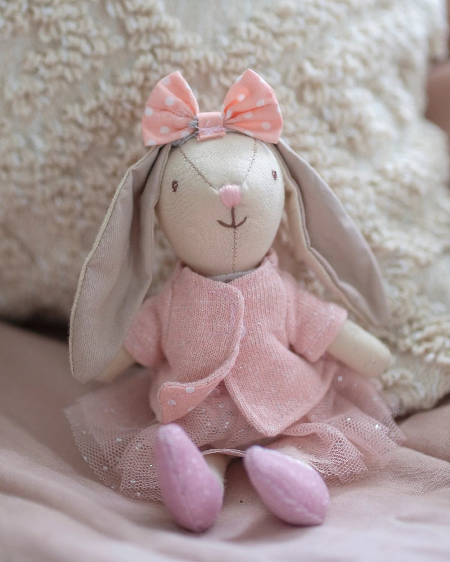 Clover The Bunny - Adorable Plush Stuffed Animal Toy for Kids, Soft & Cuddly Gift for Easter, Birthdays & Baby Showers | Perfect for Nursery Decor, Playtime & Snuggling