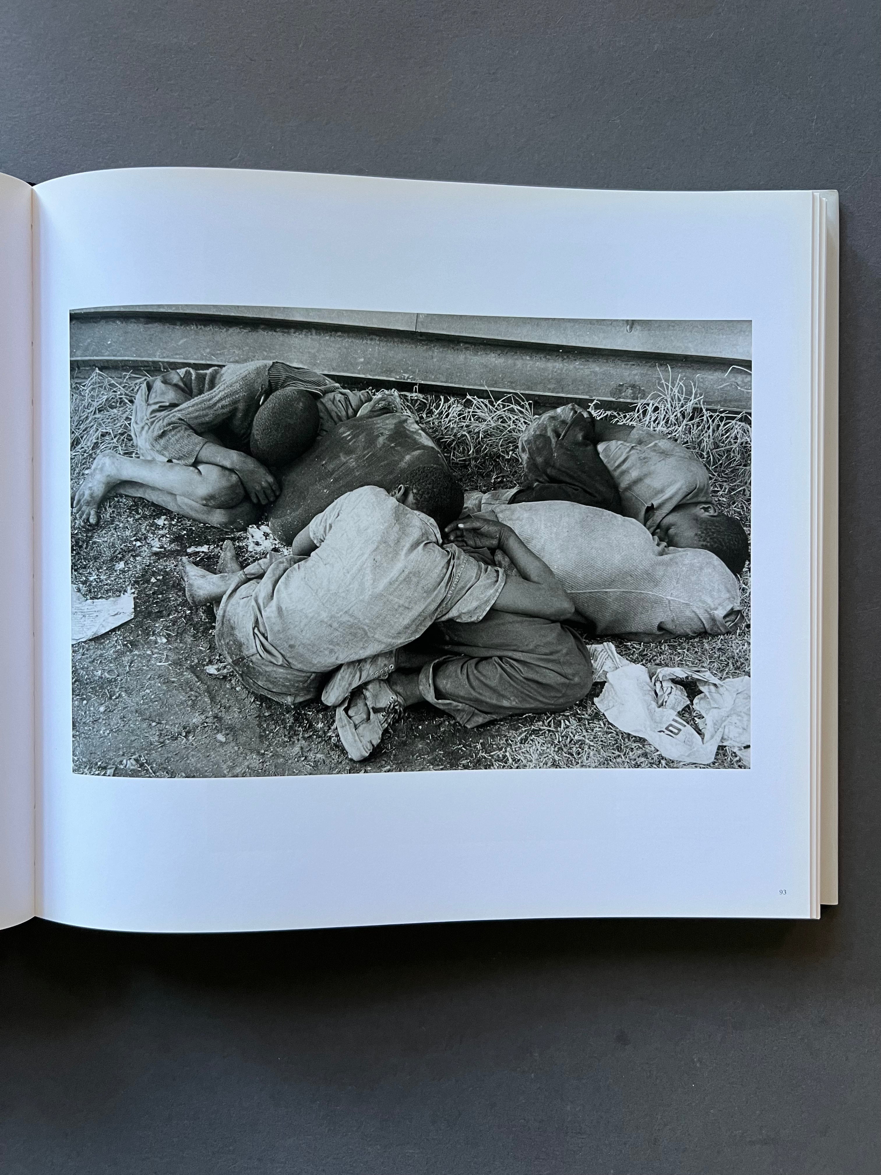 Ernest Cole Photography Book - Iconic South African Photographer Works | Black & White Photo Collection | Perfect for Art Lovers, History Enthusiasts & Photography Students