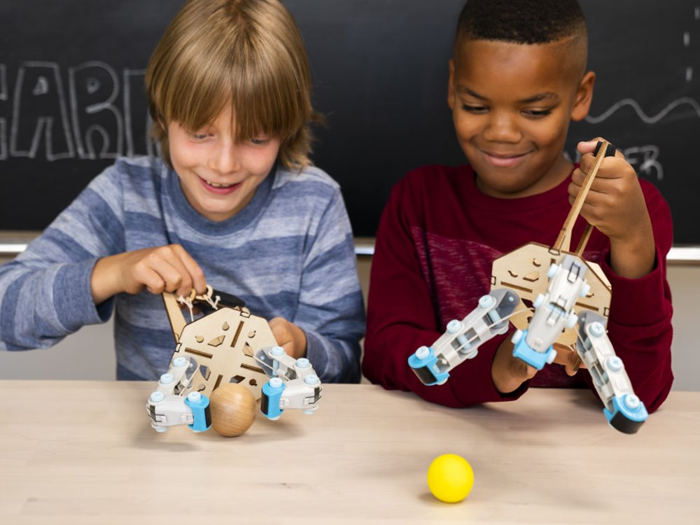 Mechanical Claw Grabber Toy Set - 12 Pack STEM Learning Toys for Kids Classroom, Science Experiment & Physics Education - Perfect for Group Activities, STEM Labs & Hands-on Learning