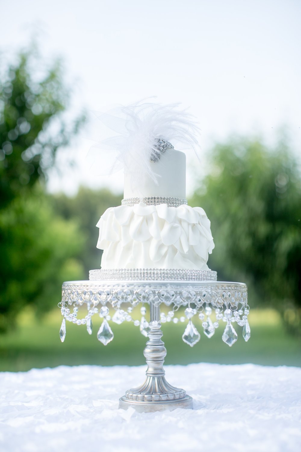 Luxury Chandelier Round Cake Stand Set of 3 - Elegant Dessert Display for Weddings, Parties & Home Decor