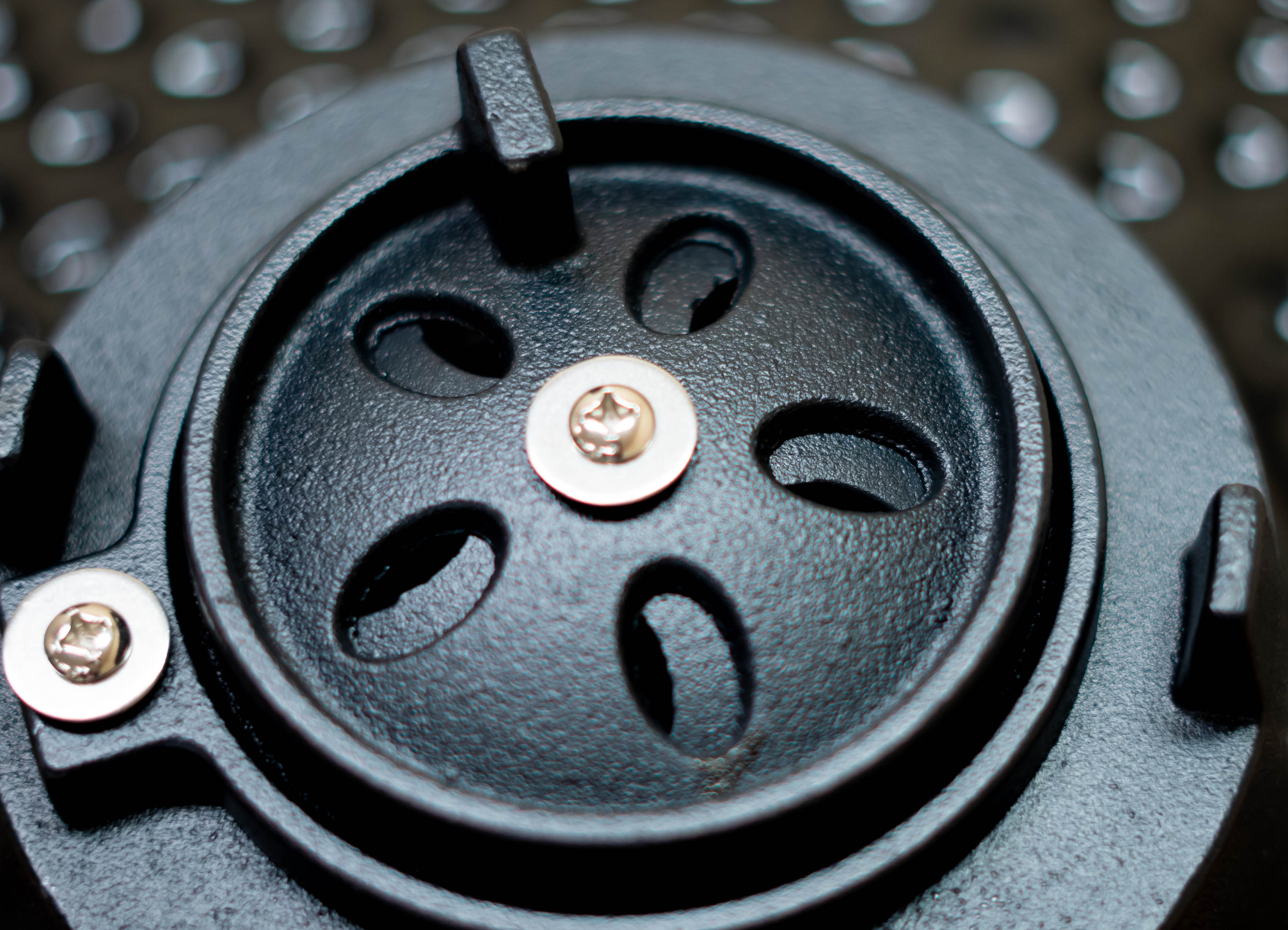 Comfortbilt Kamado Grill 23