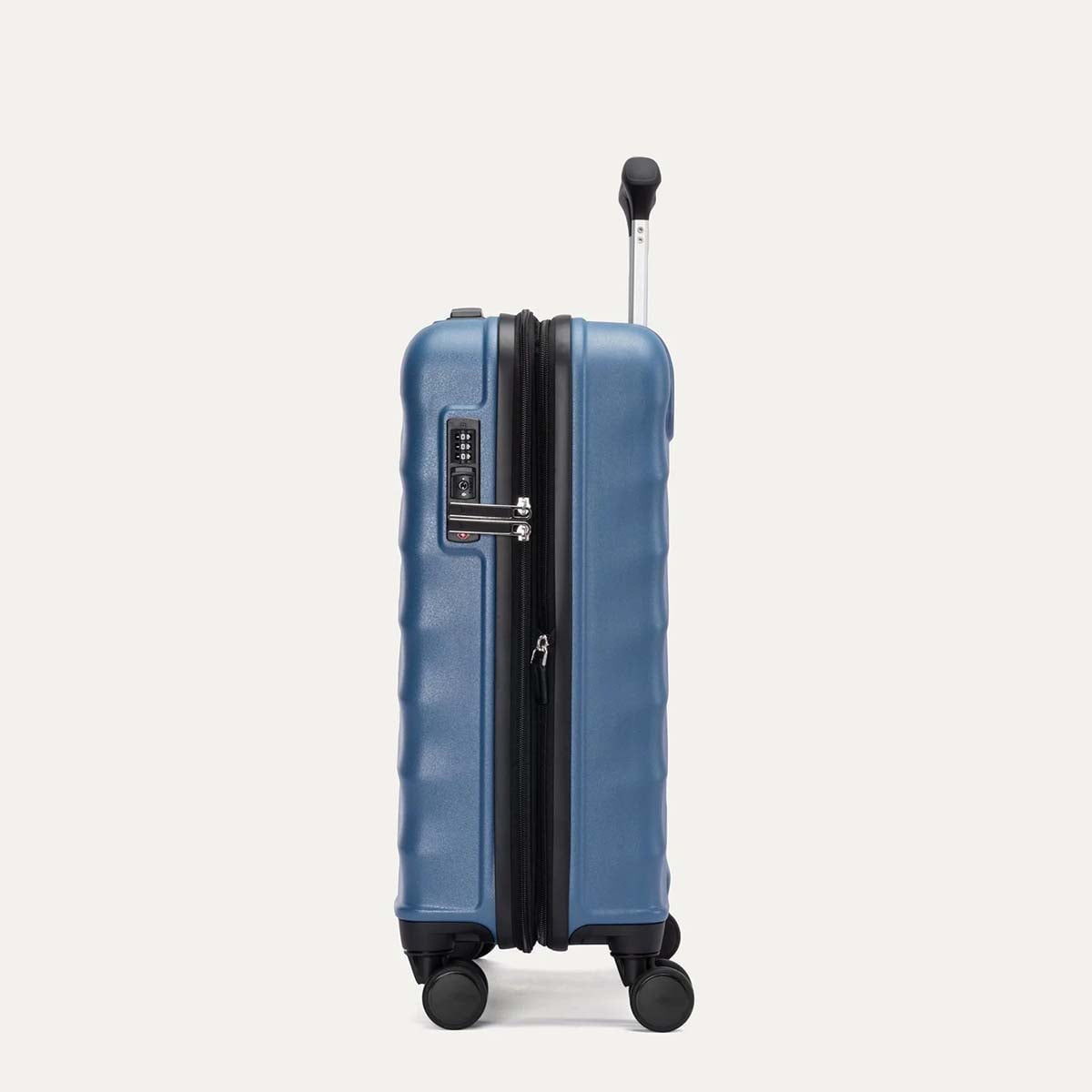 Travelpro Maxlite Air V2 International Carry On Hardside Spinner Luggage - Lightweight Expandable Suitcase for Business Travel & Weekend Getaways