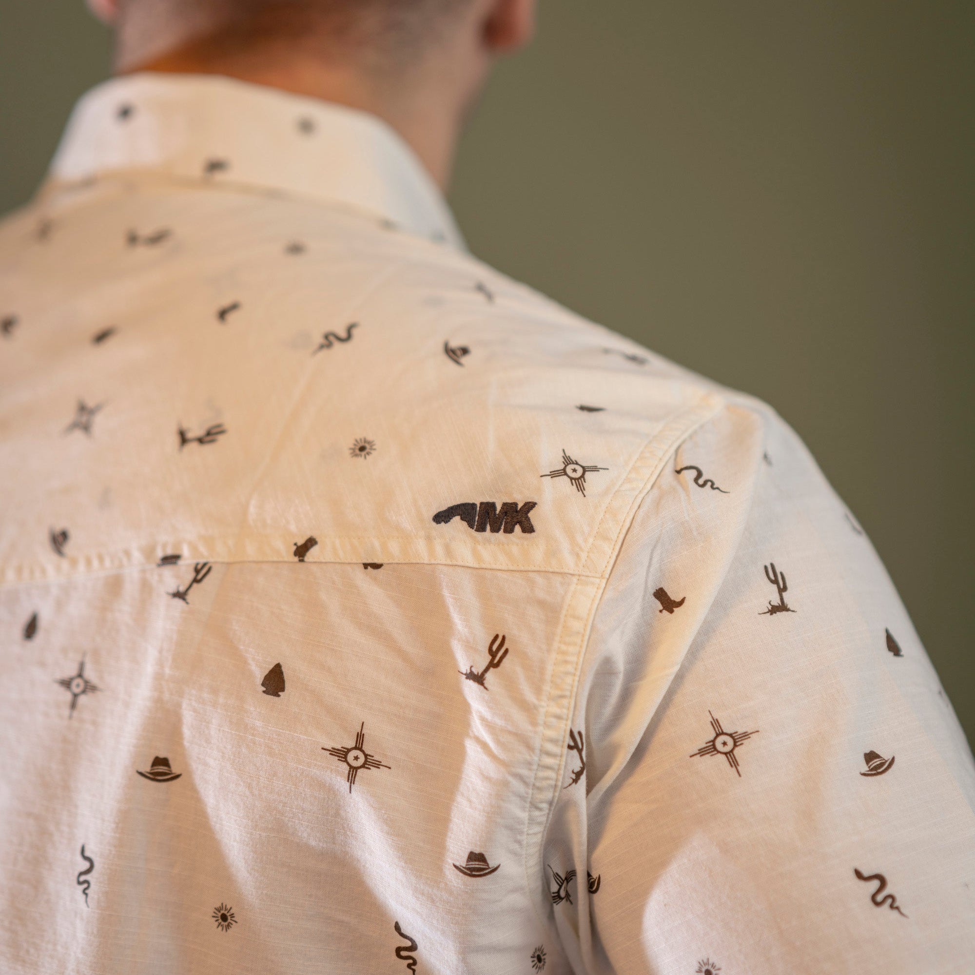 Rodeo Printed Short Sleeve Woven Shirt for Men - Western Cowboy Style Casual Button Up Top for Summer Outdoor Rodeo Events and Country Music Festivals