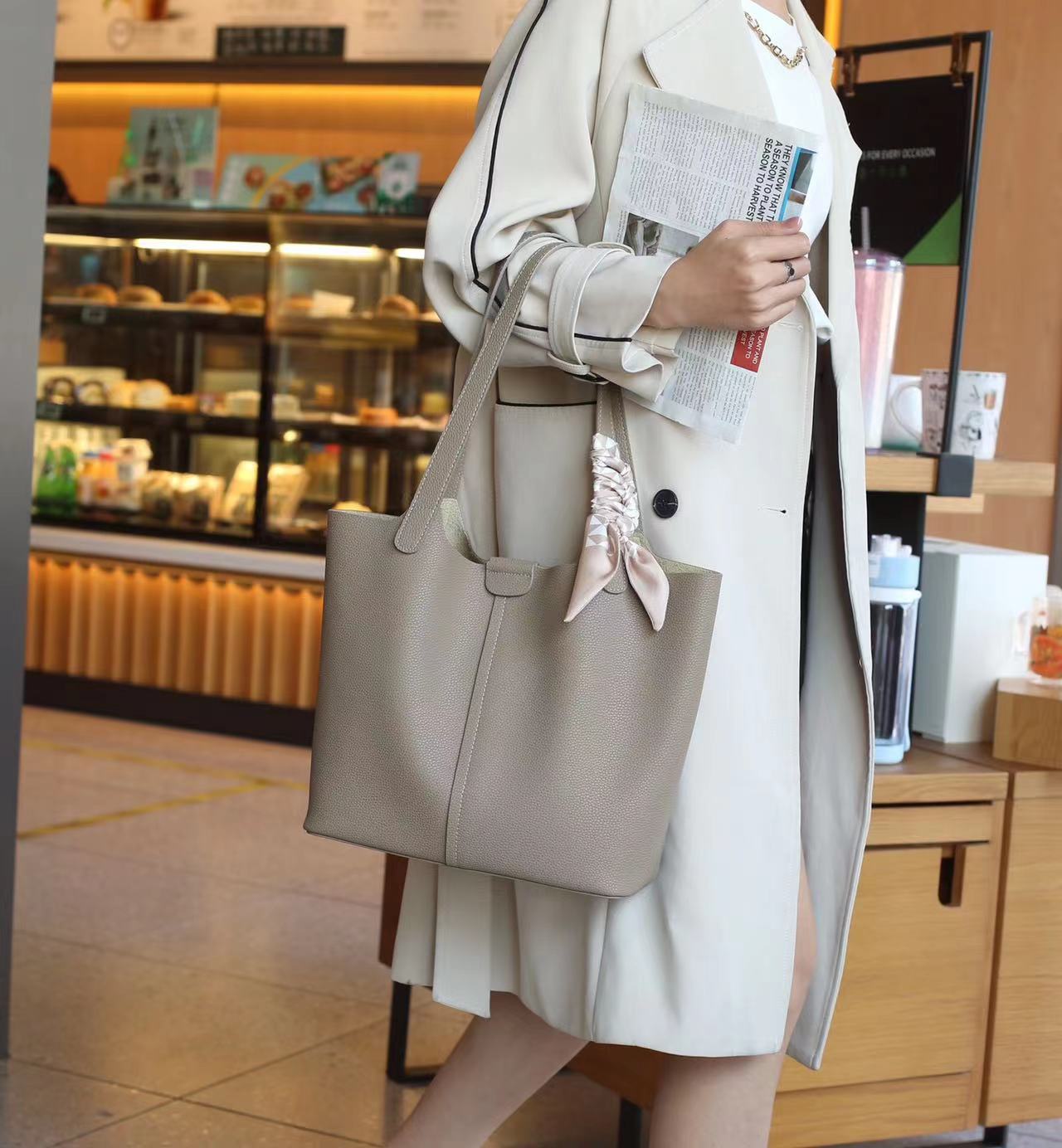 Effortless Everyday Carryall Tote Bag - Stylish & Spacious for Work, Travel & Shopping | Perfect for Office, Gym & Weekend Outings