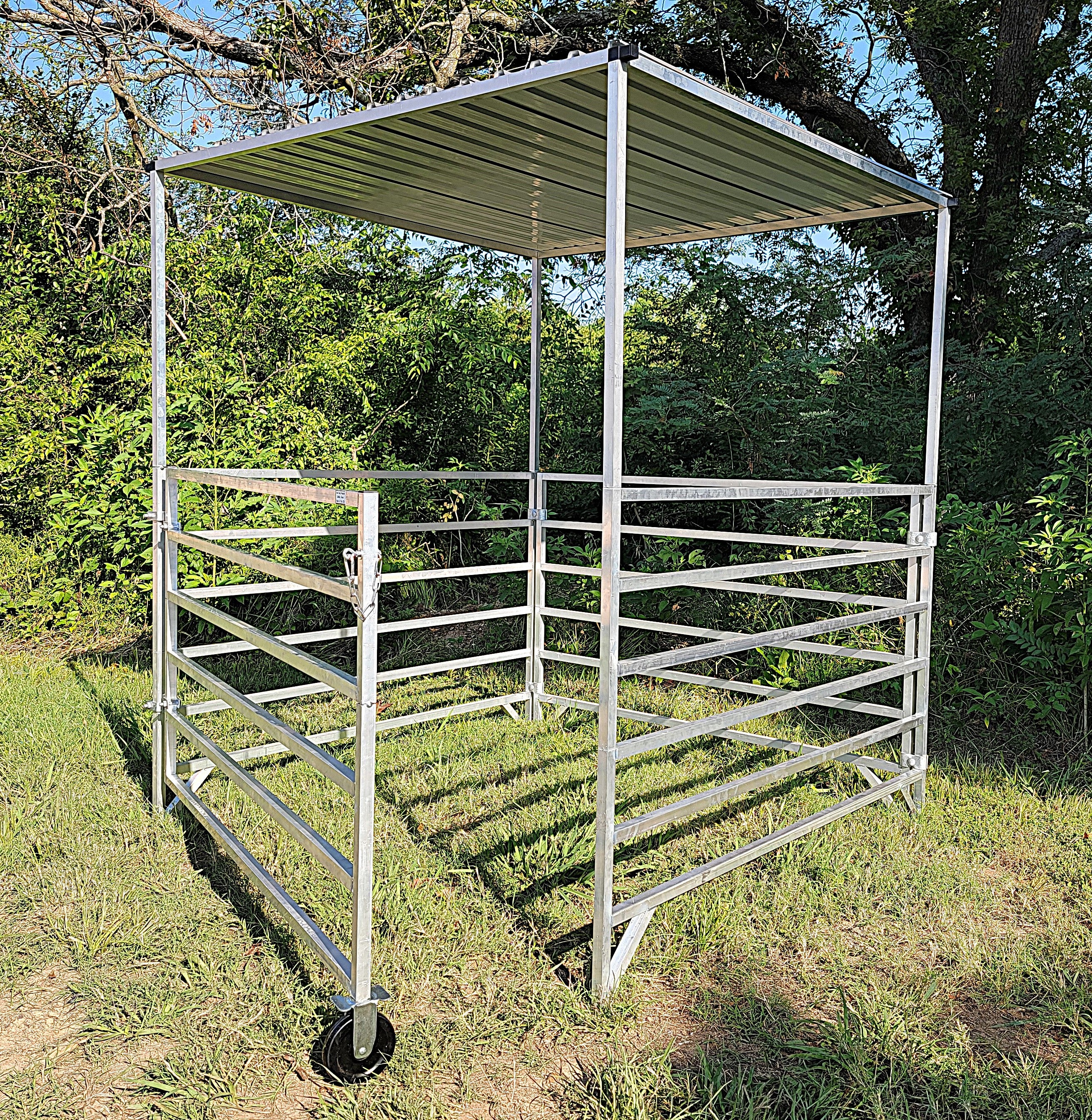 5 Ft x 5 Ft Aluminum Horse Stall Kit with 6 Rails, 3 Panels & 1 Gate - Includes Shade Canopy for Outdoor Horse Shelter, Pasture & Stable Use