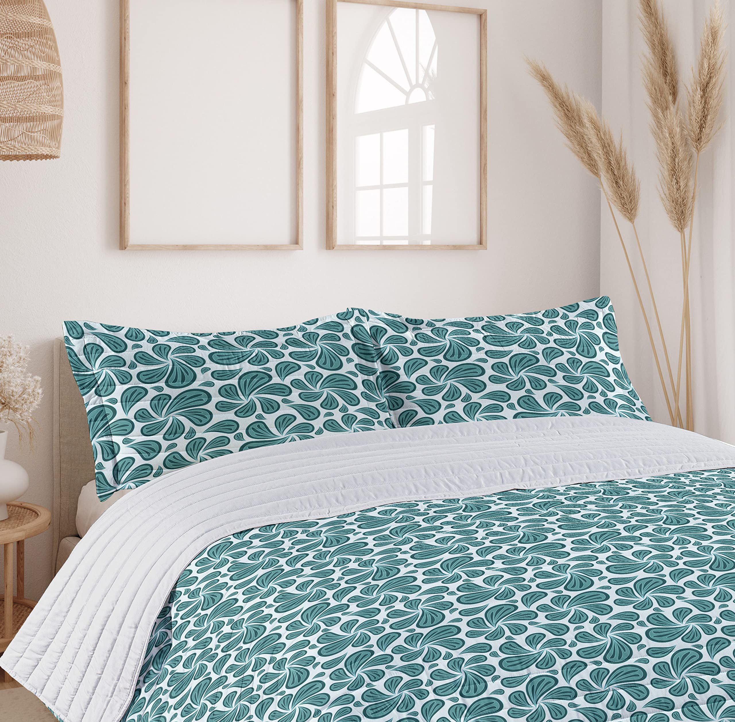 Ambesonne Queen Size Microfiber Bedspread Set - Nature Inspired Foliage Pattern with Stripes & Paisley Motifs on Pastel Teal White Background - Soft Comforter & Pillow Shams - Perfect for Bedroom Decor, Guest Room or Cozy Home Styling