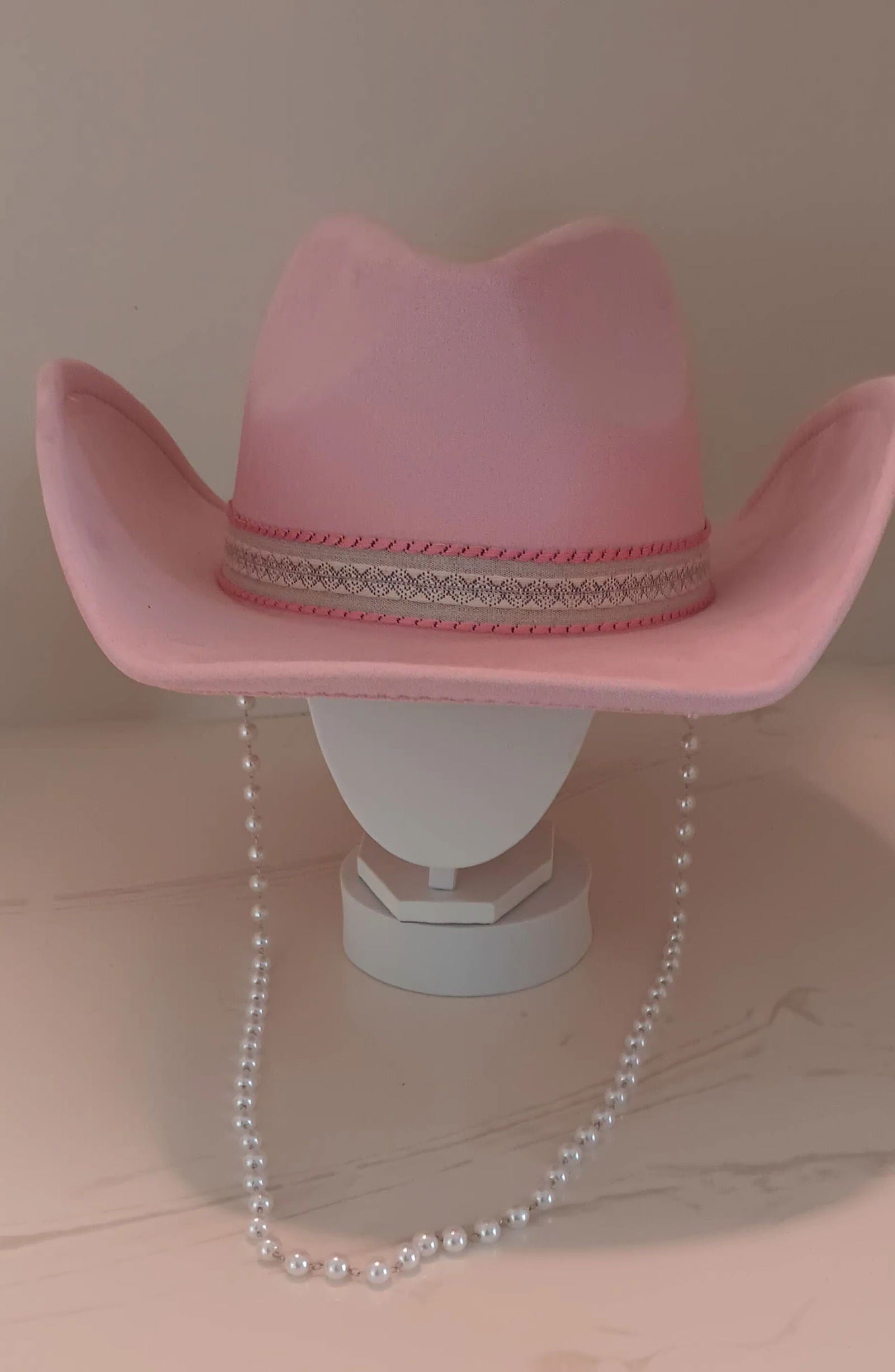 Stylish Pink Zig Zag Pattern Western Cowboy Hat for Women - Perfect for Rodeo, Music Festivals & Country Style Outfits