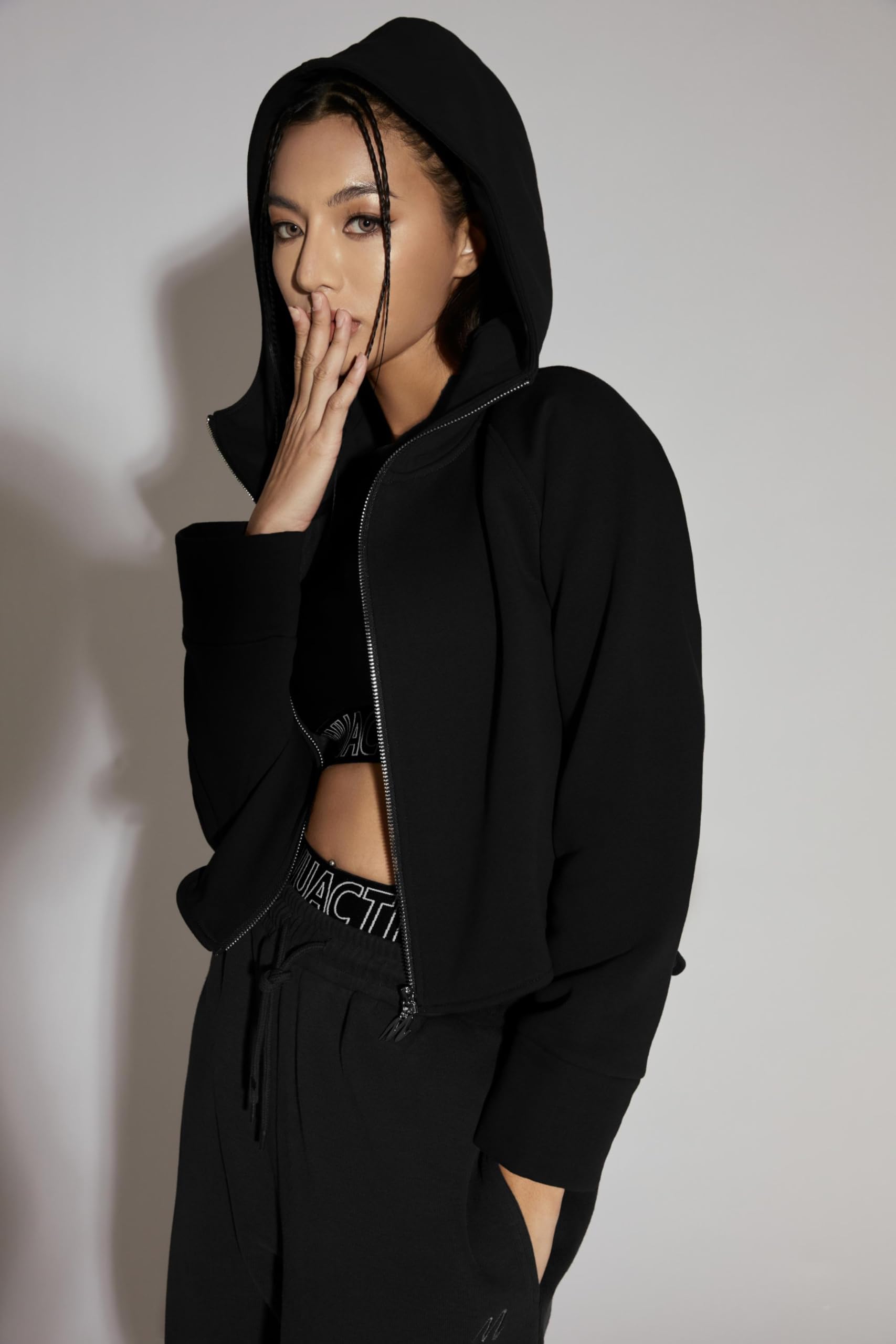 Women's Lightweight Running Hoodie - Breathable Workout Sweatshirt with Long Sleeves for Jogging, Yoga & Gym | Pullover Athletic Top in Black