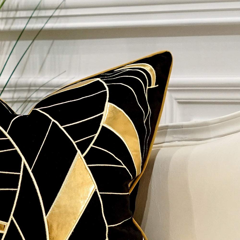 Avigers 20x20 Inch Black Gold Striped Cushion Cover - Luxury European Style Decorative Throw Pillow Case for Sofa, Living Room, Bedroom & Car - Perfect for Home Decor, Gifts and Interior Design Accents
