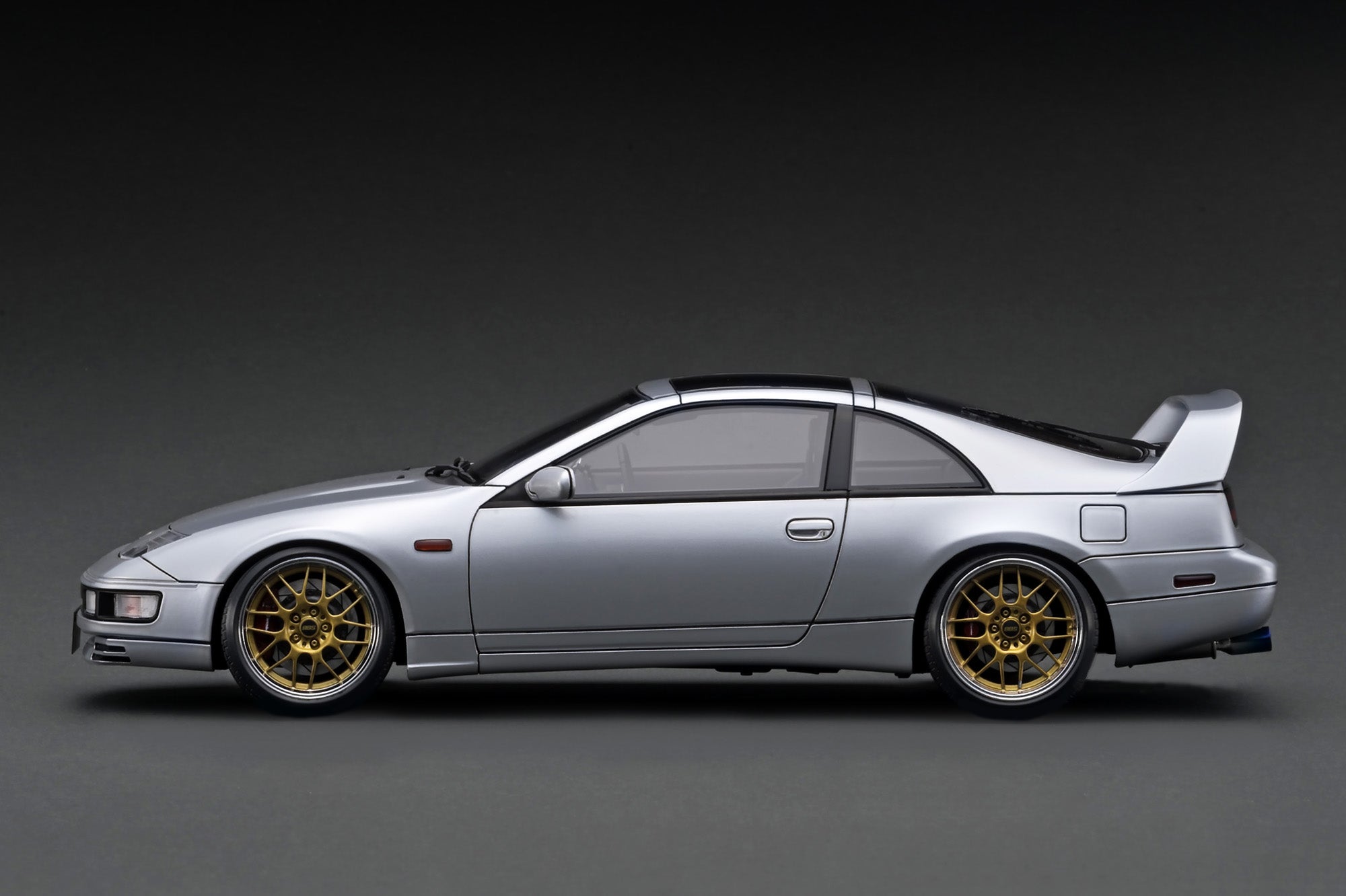 1:18 Scale Nissan Fairlady Z (Z32) 2+2 Silver Diecast Model Car - Collectible Vintage Japanese Sports Car for Display & Racing Enthusiasts