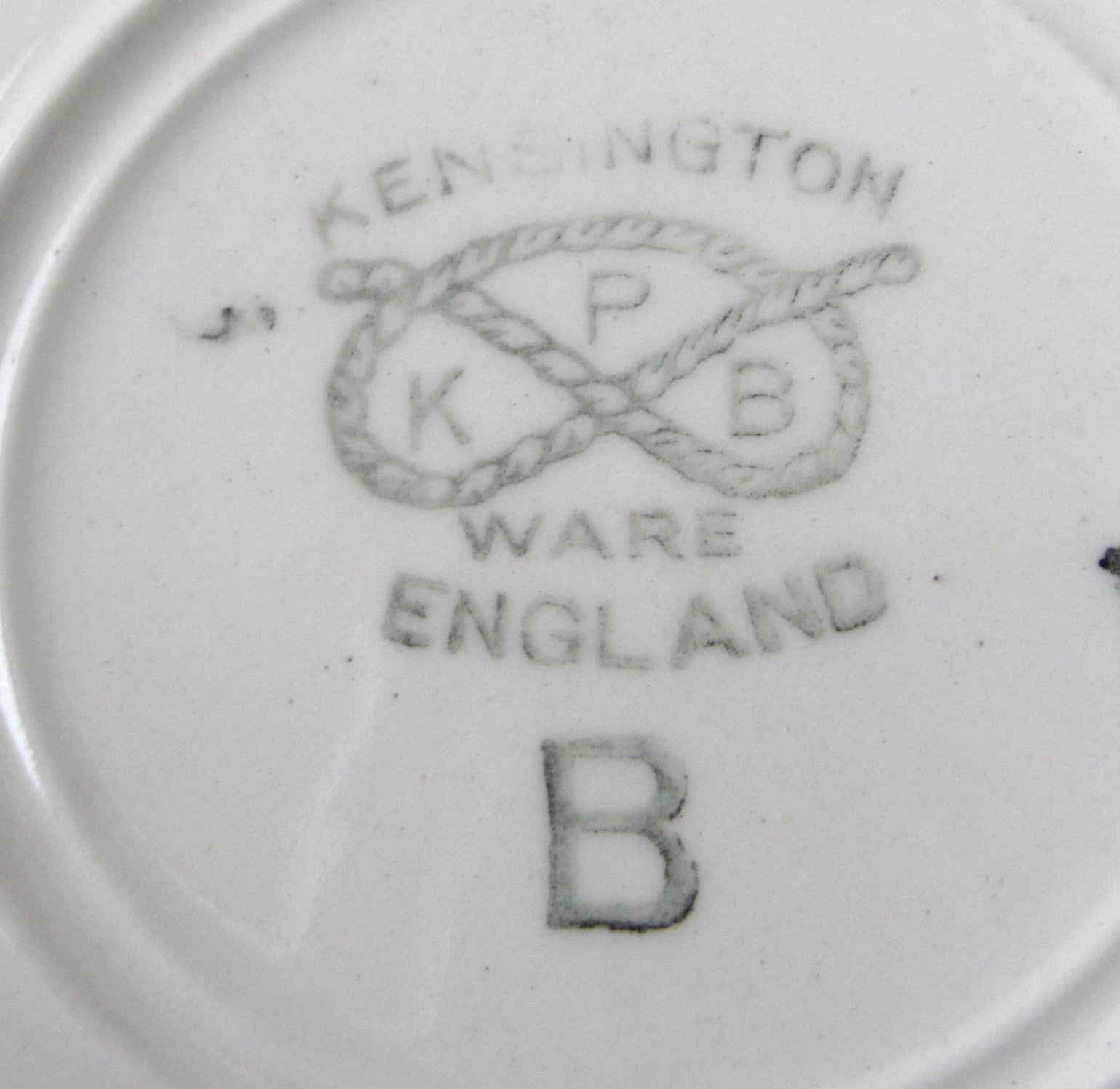 Queen Elizabeth II Coronation 1953 Commemorative Saucer - Kensington England - Royal Collectible for Tea Ceremonies & Historical Displays