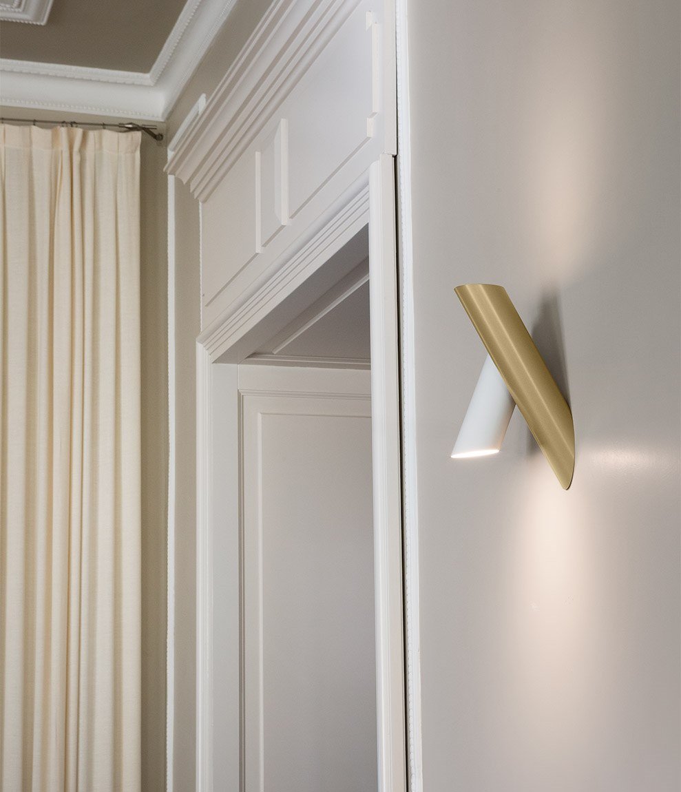 Modern LED Tube Wall Lamp - Sleek Adjustable Wall Light for Bedroom, Living Room & Office - Energy Efficient Indoor Lighting Fixture for Home Decor & Workspace