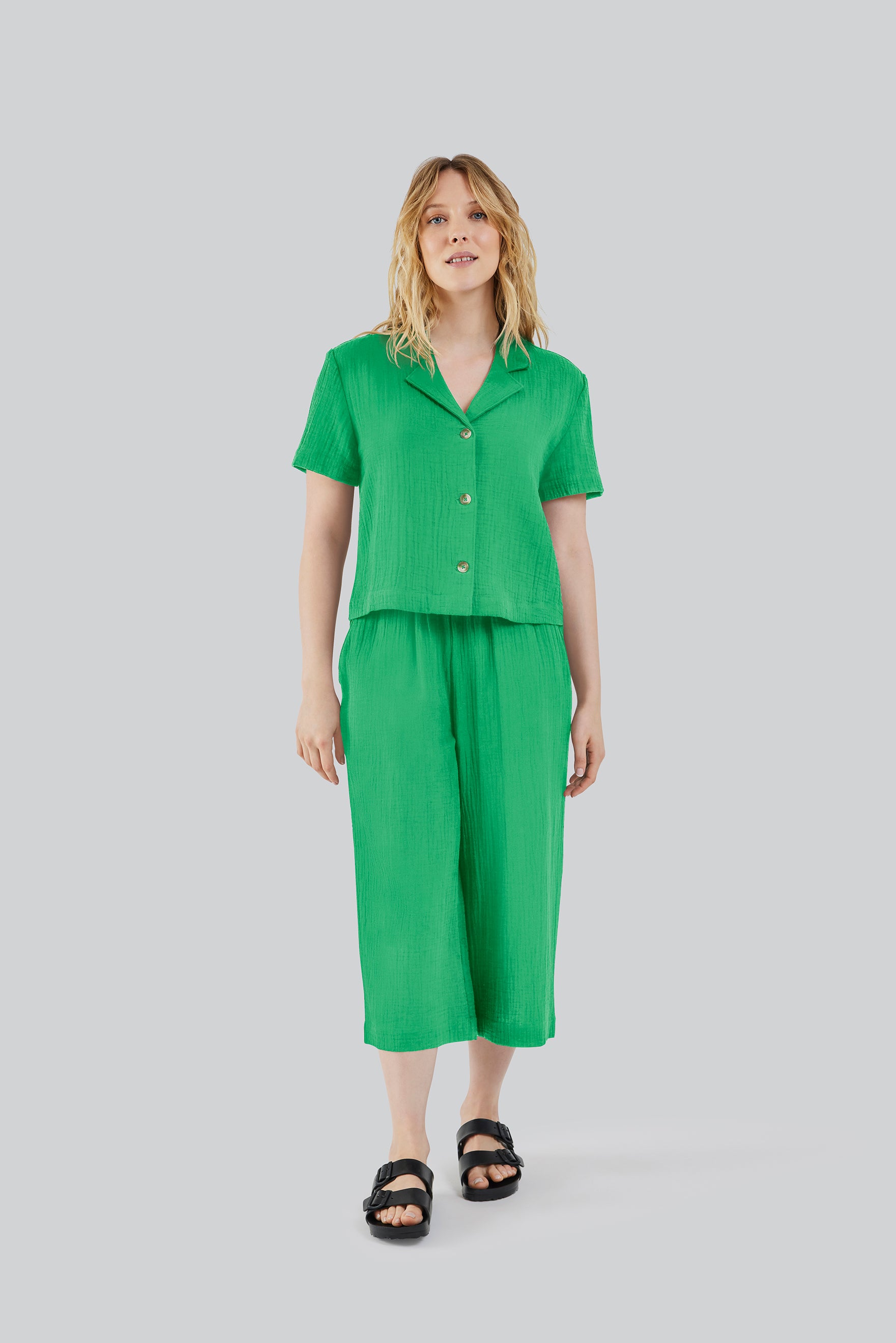 KELLY GREEN