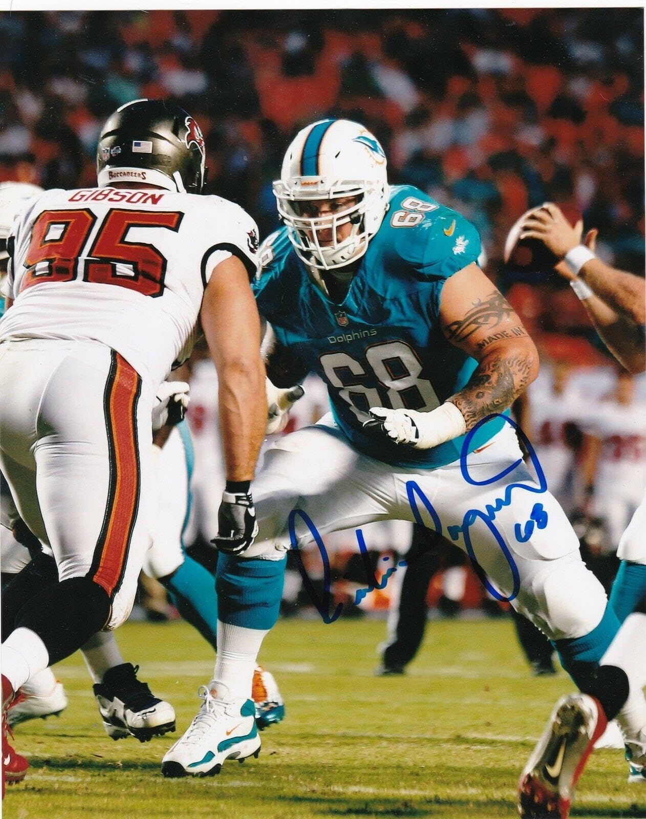 Authentic Richie Incognito Miami Dolphins Signed 8x10 Photo - Autographed NFL Memorabilia for Collectors & Fans - Perfect for Sports Bars, Man Caves & Game Rooms