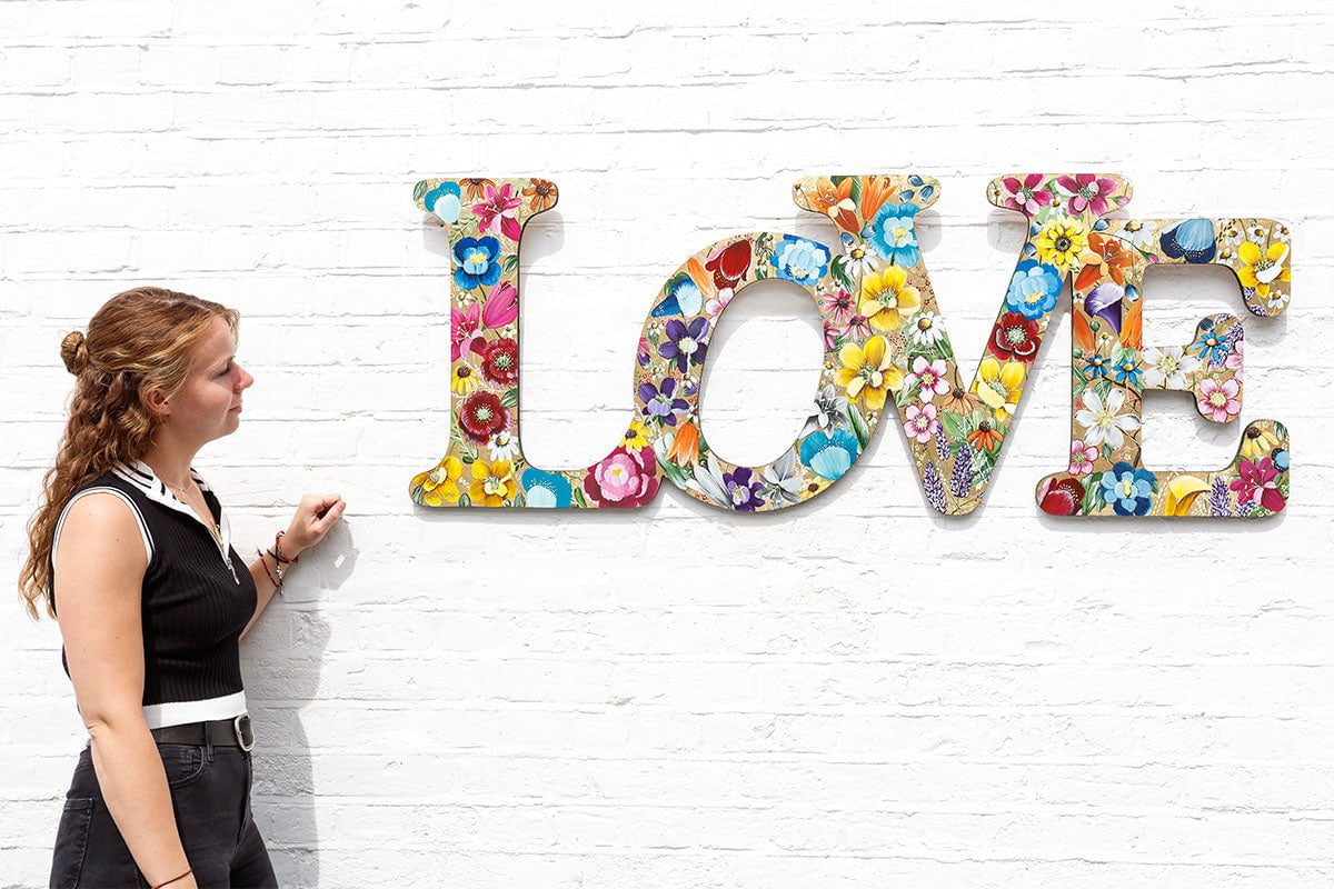 Original 'A Love That Glows' Romantic LED Gift - Perfect for Anniversaries, Valentine's Day & Couples' Night