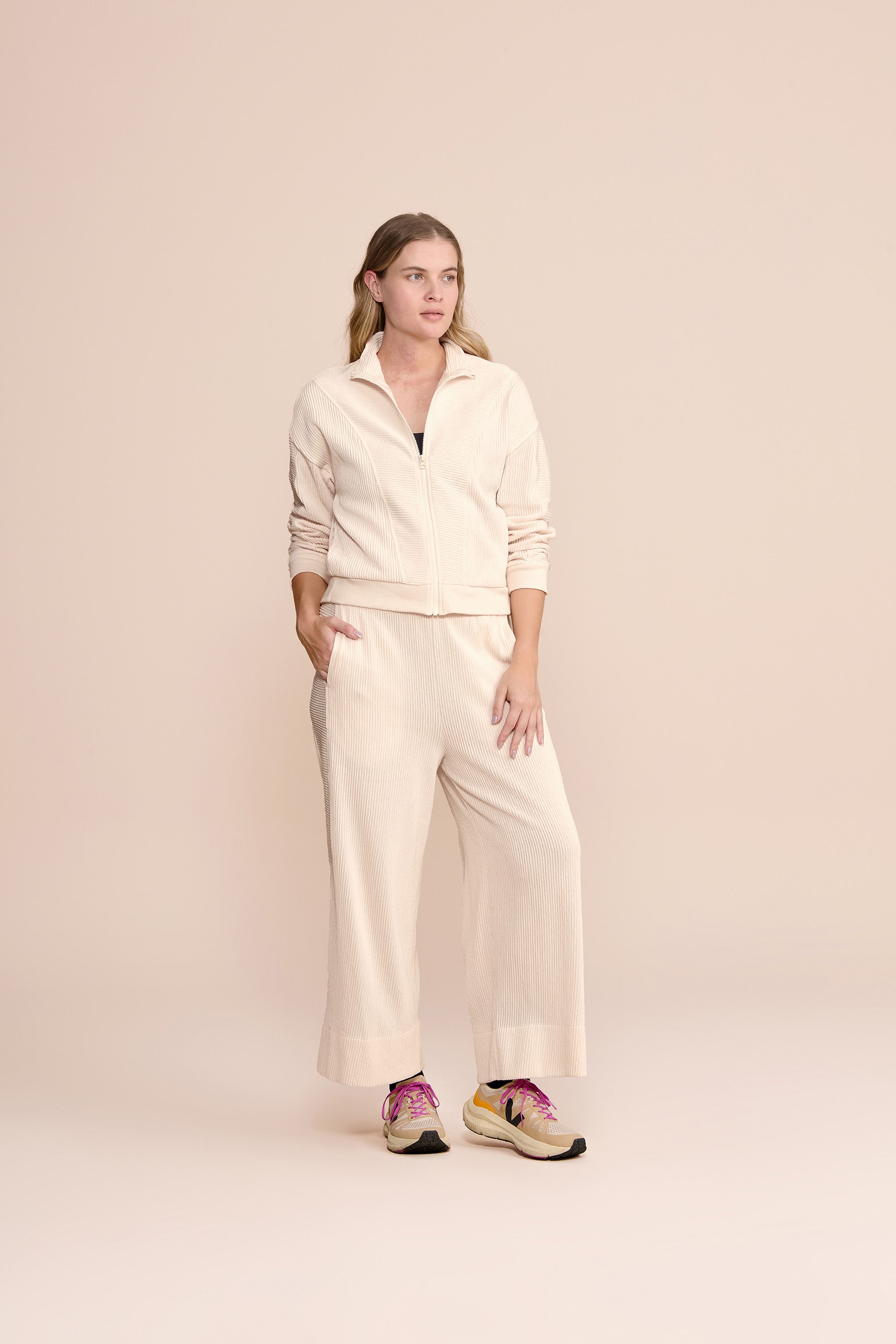 Bold Fleece Straight Leg Pants for Women - Soft & Comfortable Winter Trousers - Perfect for Casual Wear, Work & Outdoor Activities