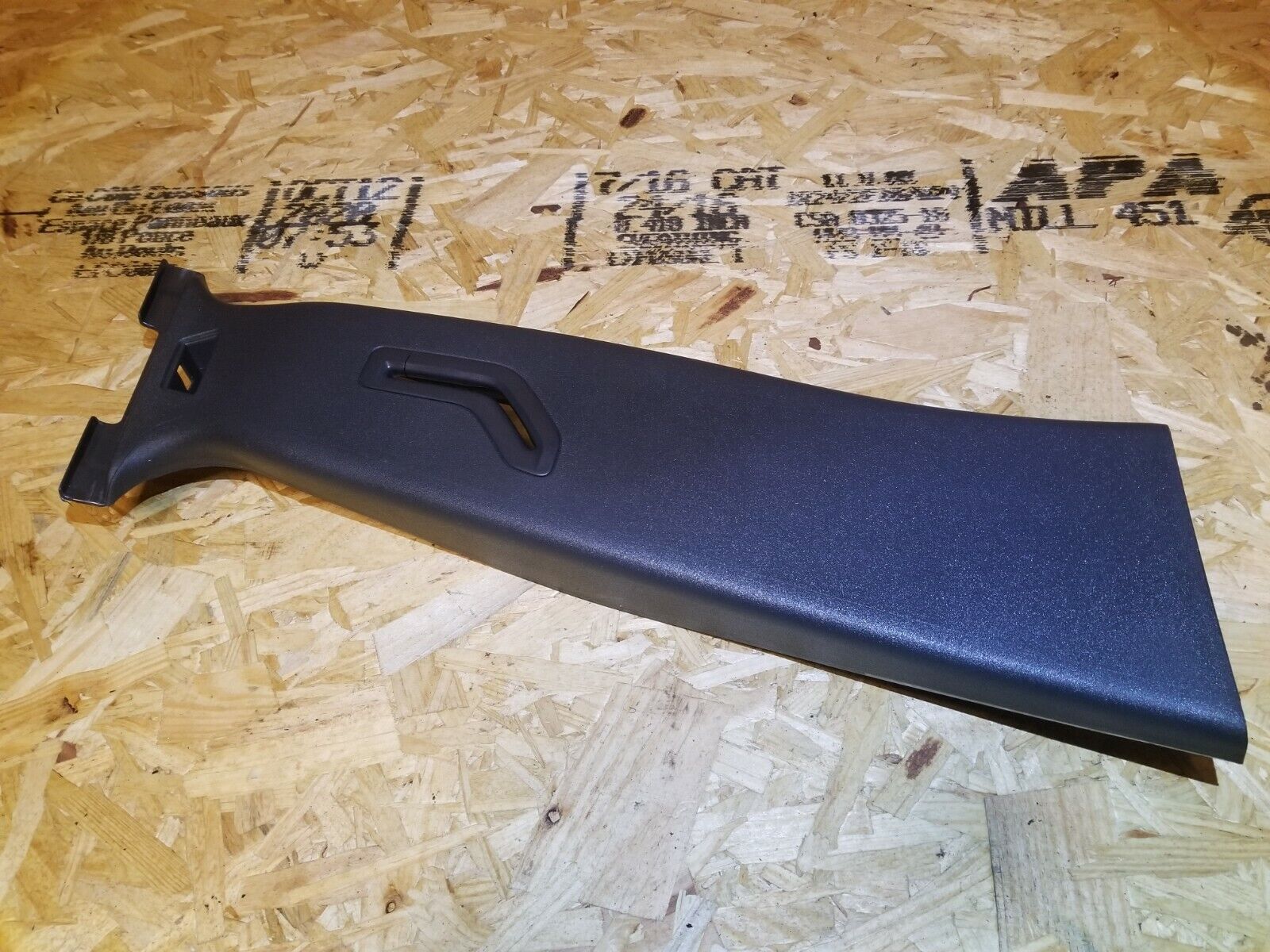 2005-2007 Volvo S40 Right Passenger Side B Pillar Trim Panel - OEM Replacement Part for Interior Door Frame Repair | Perfect for Car Restoration & DIY Auto Maintenance