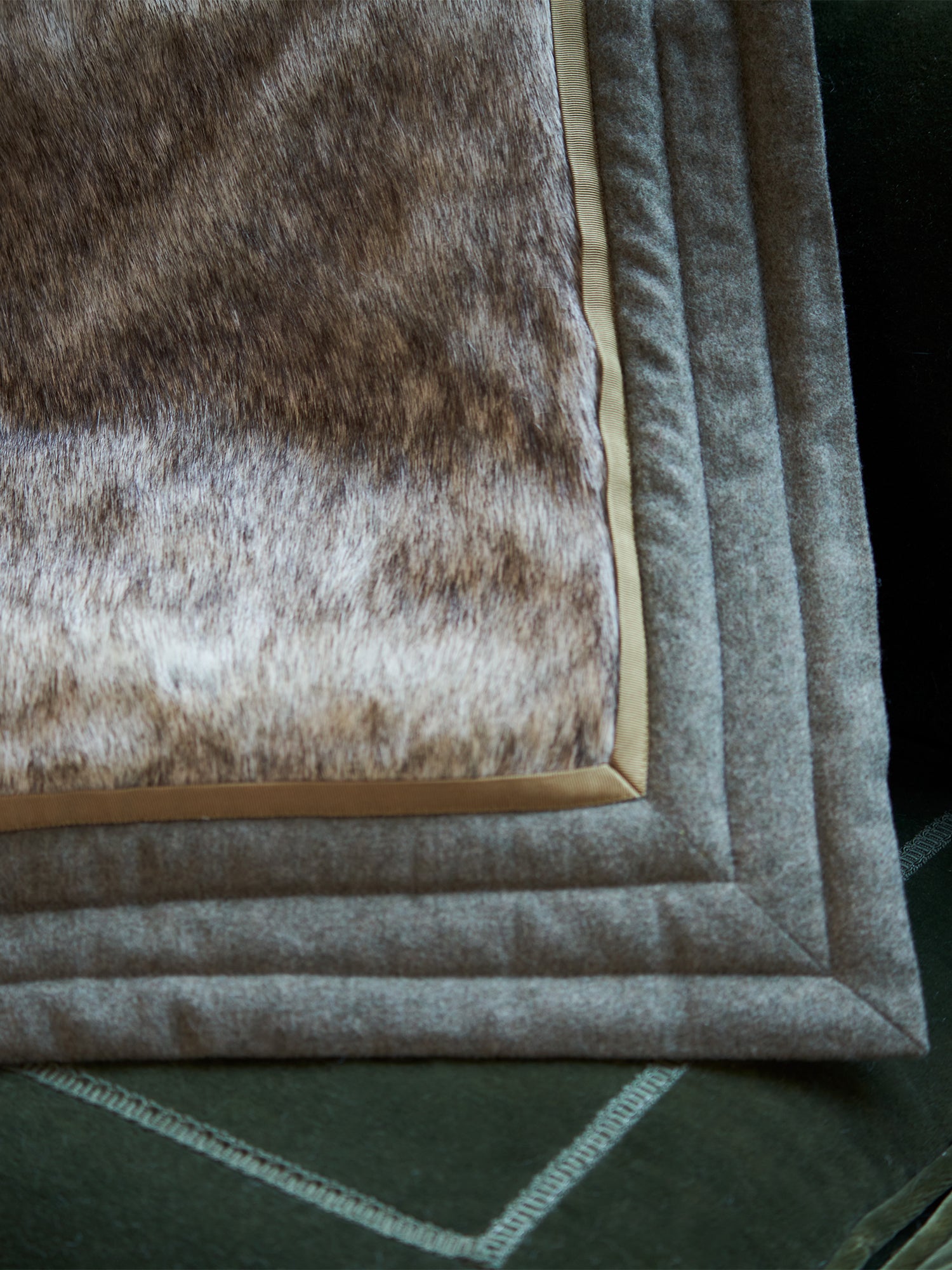 Luxury Coyote Faux Fur Throw Blanket - Soft Plush Warm Winter Bedding for Sofa, Bed & Home Decor - Perfect for Cozy Nights, Gift Giving & Cabin Retreats