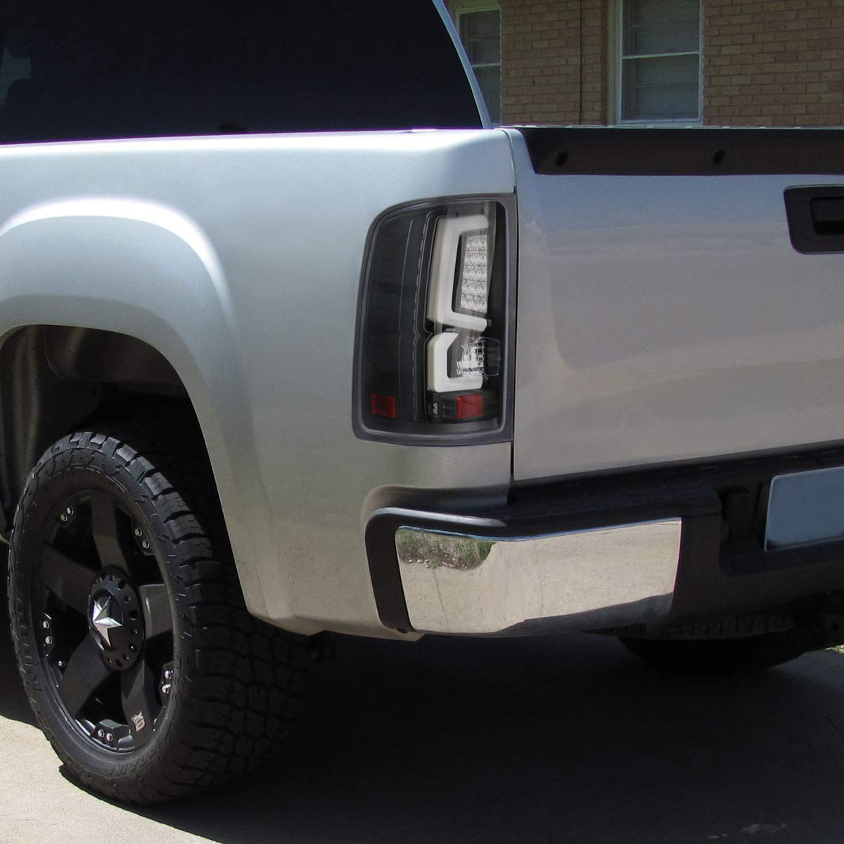 GMC Sierra 1500/2500HD/3500HD LED Tail Lights (2007-2014) - White Streak, Black Housing, Clear Lens Replacement - Perfect for Night Driving & Enhanced Visibility