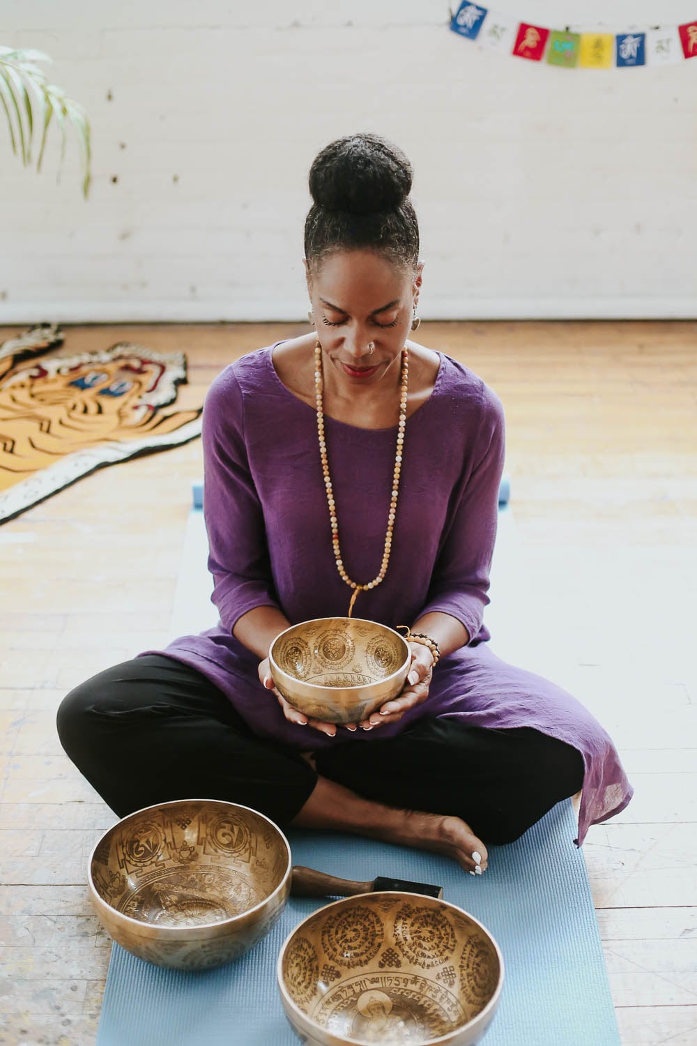 Green Tara Goddess Singing Bowl - Tibetan Meditation Bowl for Healing, Yoga & Spiritual Practice - Perfect for Mindfulness, Sound Therapy & Home Decor
