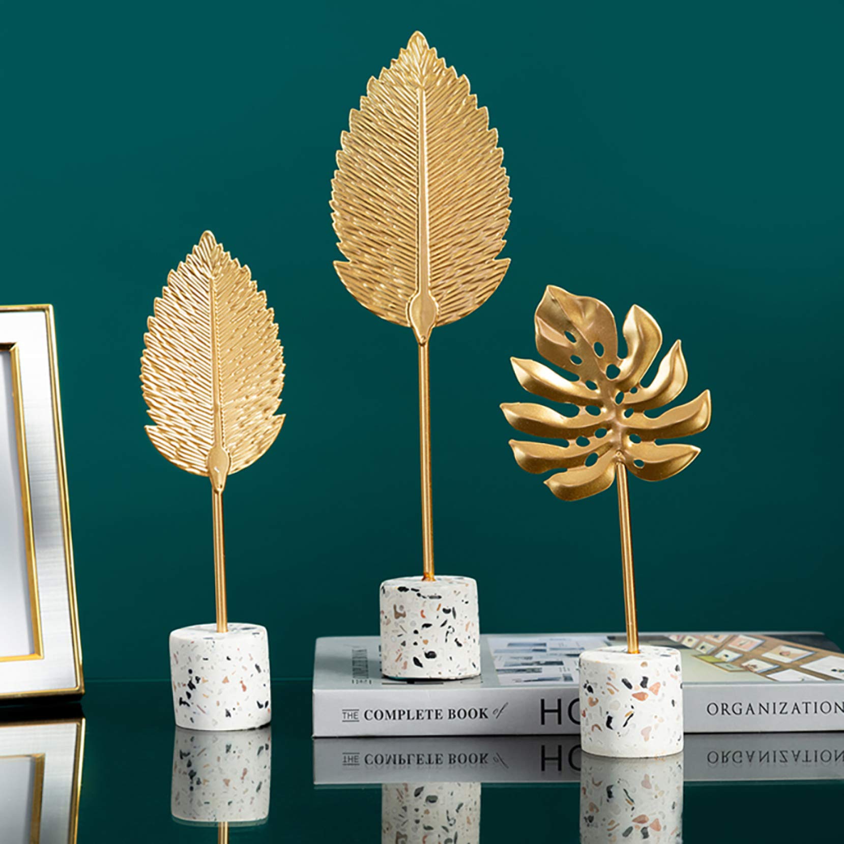 Nordic Style Metal Leaf Figurine Desk Decor - Creative Golden Leaf Ornament, Modern Flower Statue for Home & Office - Perfect Valentine's Day Gift, Housewarming Present & Shelf Decoration