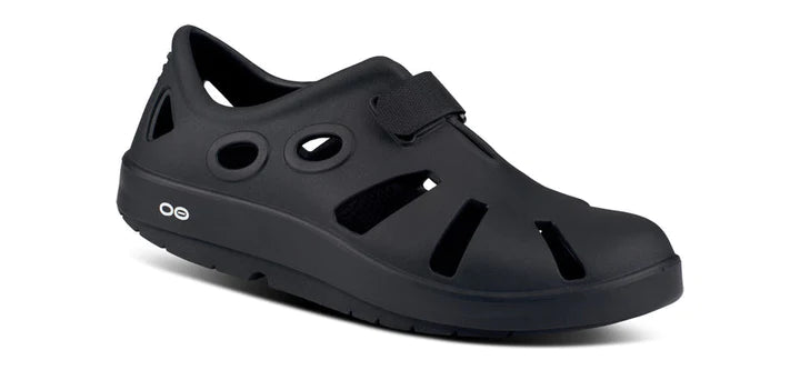 OOFOS Unisex Oocandoo Recovery Sandals - Black | Comfortable & Supportive Footwear for Men & Women | Perfect for Post-Workout, Beach & Everyday Wear