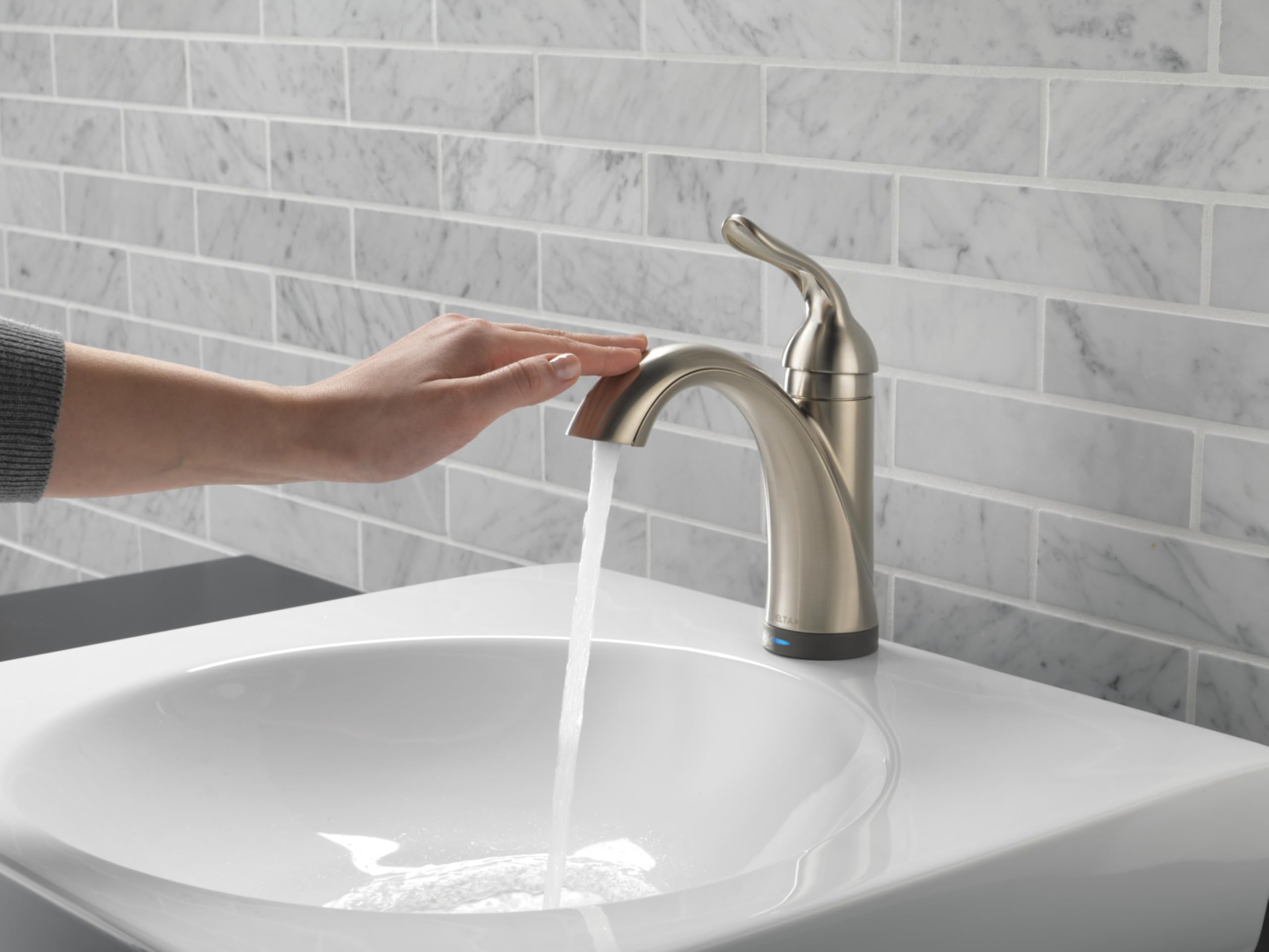 Delta Lahara Touchless Single Hole Bathroom Faucet - Oil Rubbed Bronze Sensor Sink Faucet with Push Pop-Up Drain, Venetian Bronze 538T-RB-DST - Perfect for Modern Homes & Water-Saving Bathrooms