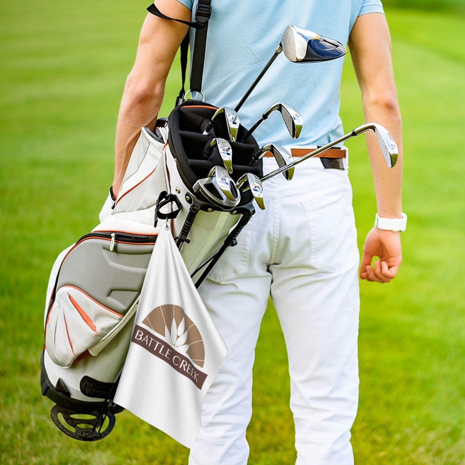 Battle Creek Michigan Flag Golf Towel - 16x24 Inch Microfiber Sports Towel for Golf Bags with Carabiner Clip - Perfect for Men & Women Golfers - Ideal for Golf Courses, Driving Ranges & Sports Events