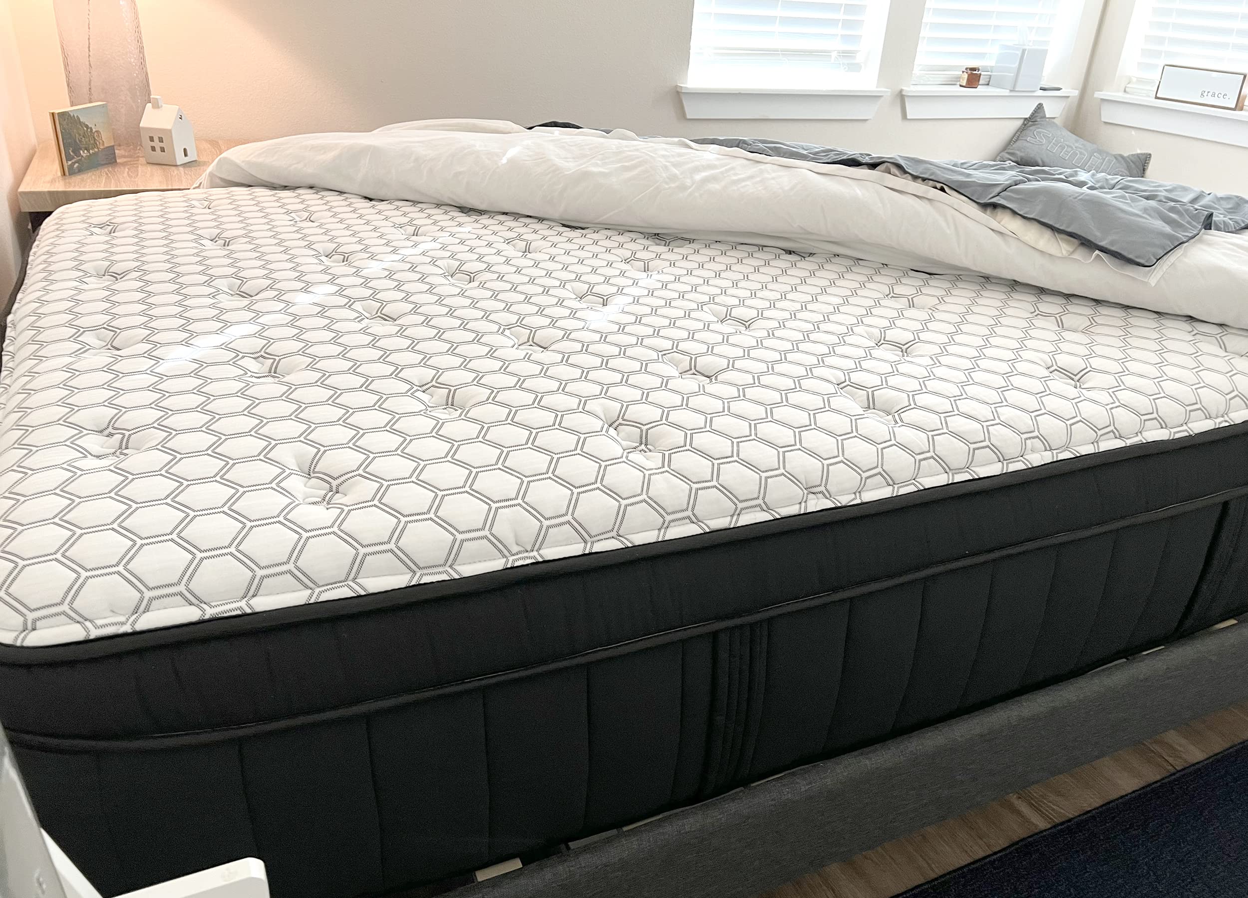 Stratiform 14-Inch Luxury Hybrid Mattress - Pillowtop Memory Foam & Innerspring | CertiPUR-US Certified | Made in USA | Cushion Firm King Size | Perfect for Master Bedrooms & Guest Rooms