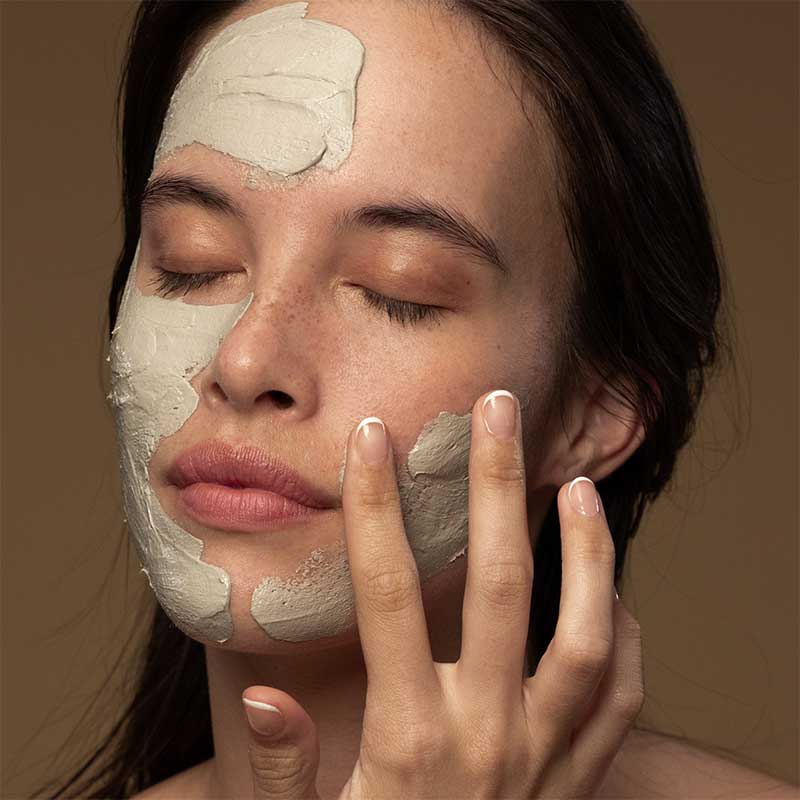 Antipodes Halo Skin Brightening Facial Mud Mask - Organic Clay Mask for Glowing Skin, Dark Spot Treatment & Pore Minimizing - Perfect for Spa Night & Self-Care Routine