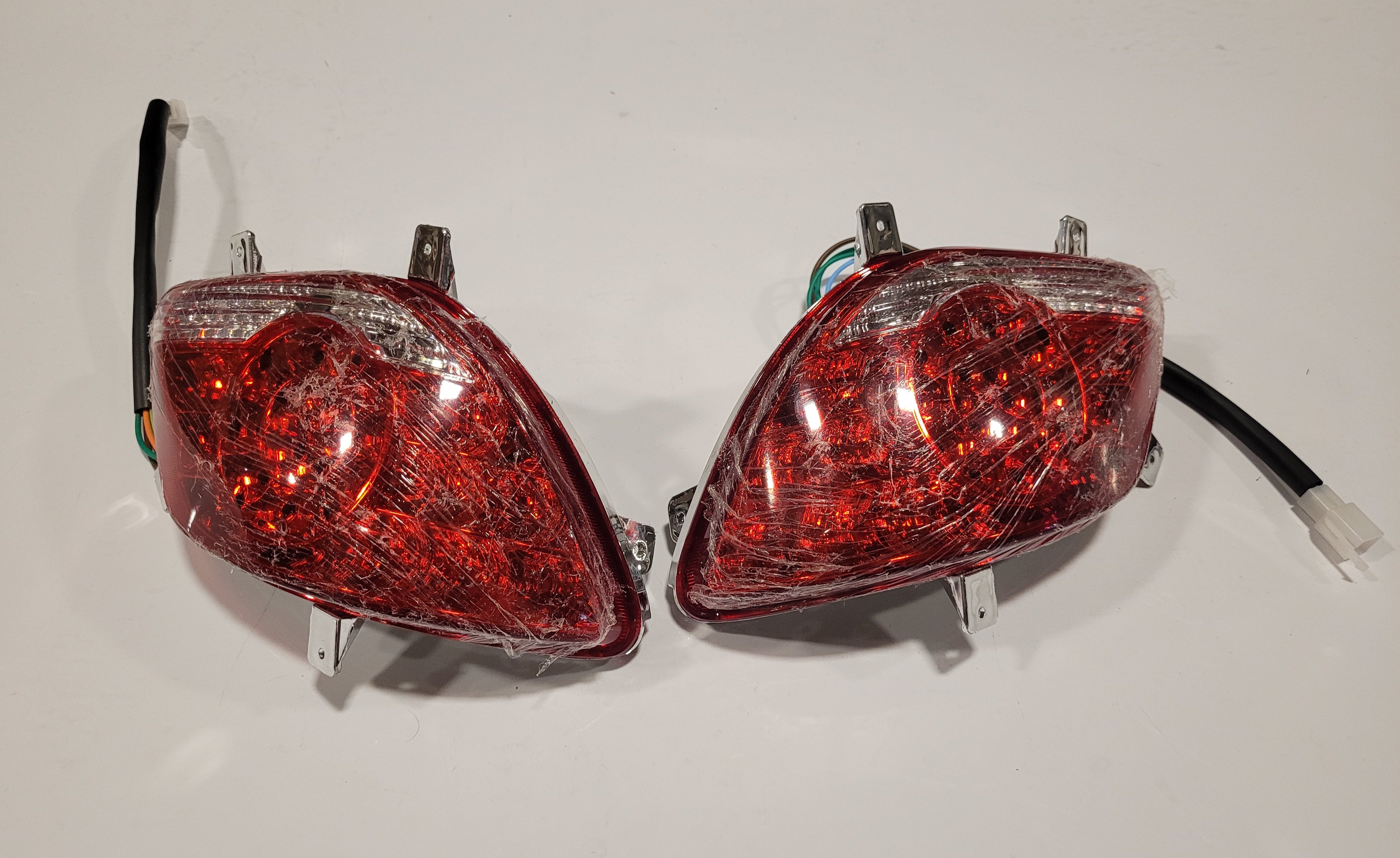 High-Quality Rear Turn Signal Assembly Pair - Left & Right for Car Safety - Perfect for Night Driving & Enhanced Visibility