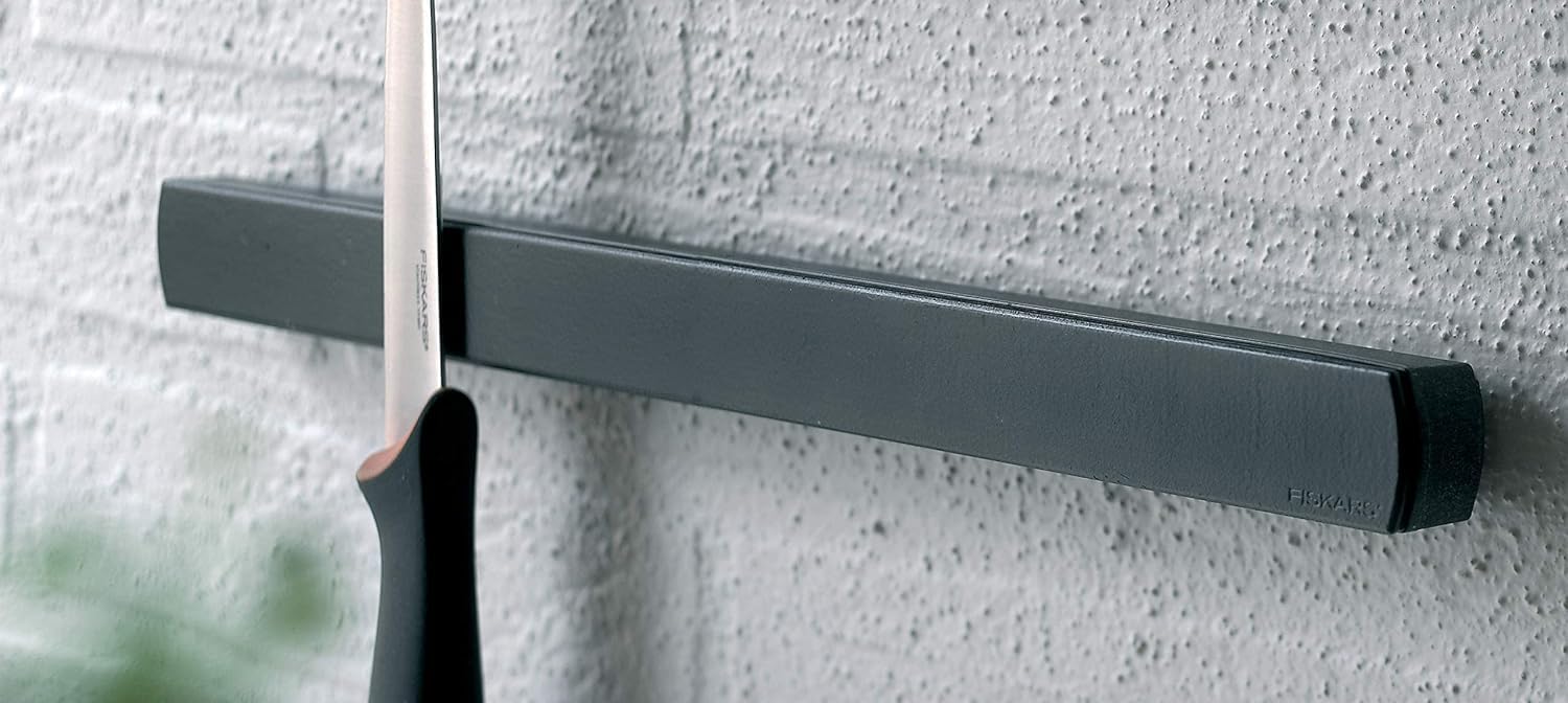 Fiskars Functional Form Knife Wall Magnet - Black | Strong Magnetic Knife Holder for Kitchen, Office & Workshop | Secure Storage for Knives, Scissors & Tools