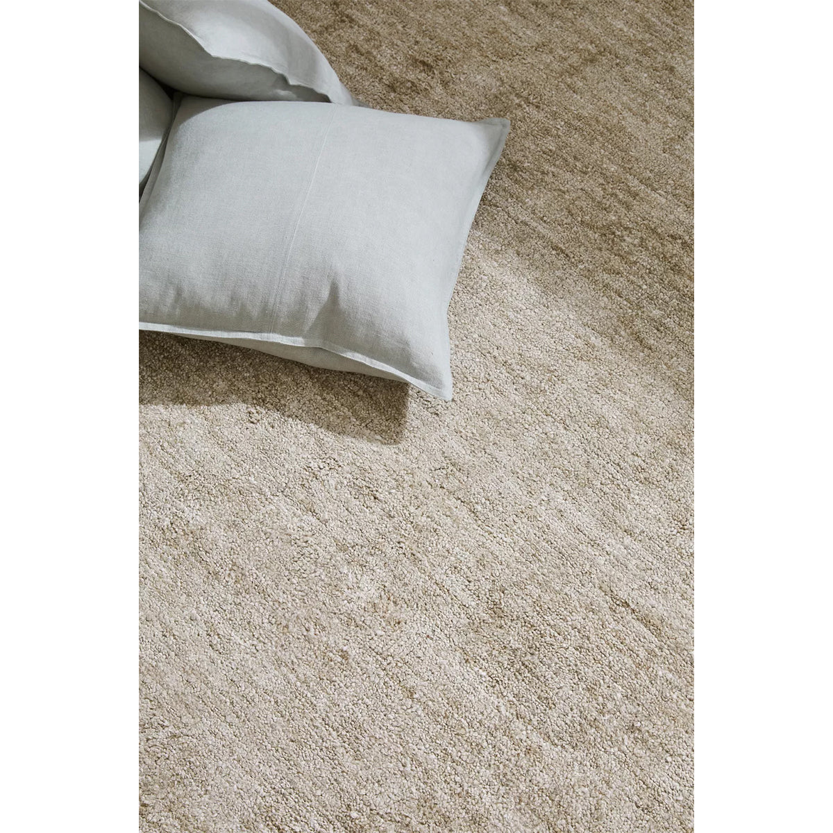 Premium Weave Almonte Rug - Soft & Durable Handwoven Area Rug for Living Room, Bedroom, or Office - Perfect for Home Decor & Cozy Spaces