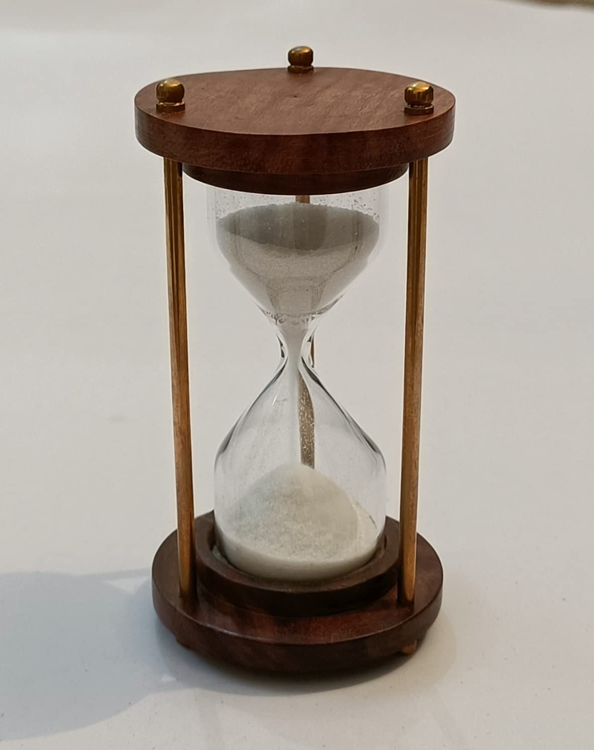 1 Minute Wooden Sand Timer Hourglass - White Sand, 5x5x10cm - Decorative & Functional Timer for Home, Kitchen, Office Desk, Kids Activities, Board Games, Meditation & Gift Giving (Pack of 1)