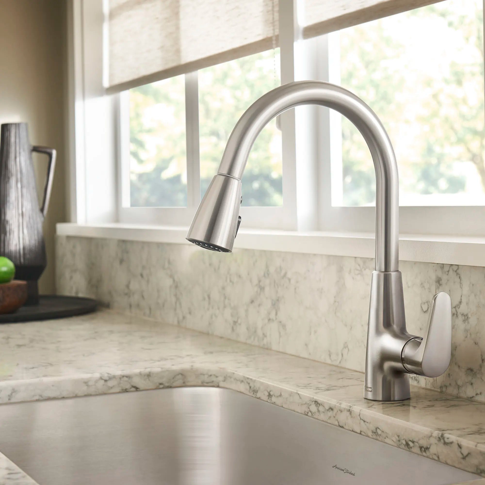 Colony PRO Single Handle Pull Down Dual Spray Kitchen Faucet - 1.5 GPM/5.7 LPM - High Arc Brushed Nickel Sink Faucet for Modern Kitchens | Perfect for Washing Dishes, Filling Pots & Cleaning Vegetables