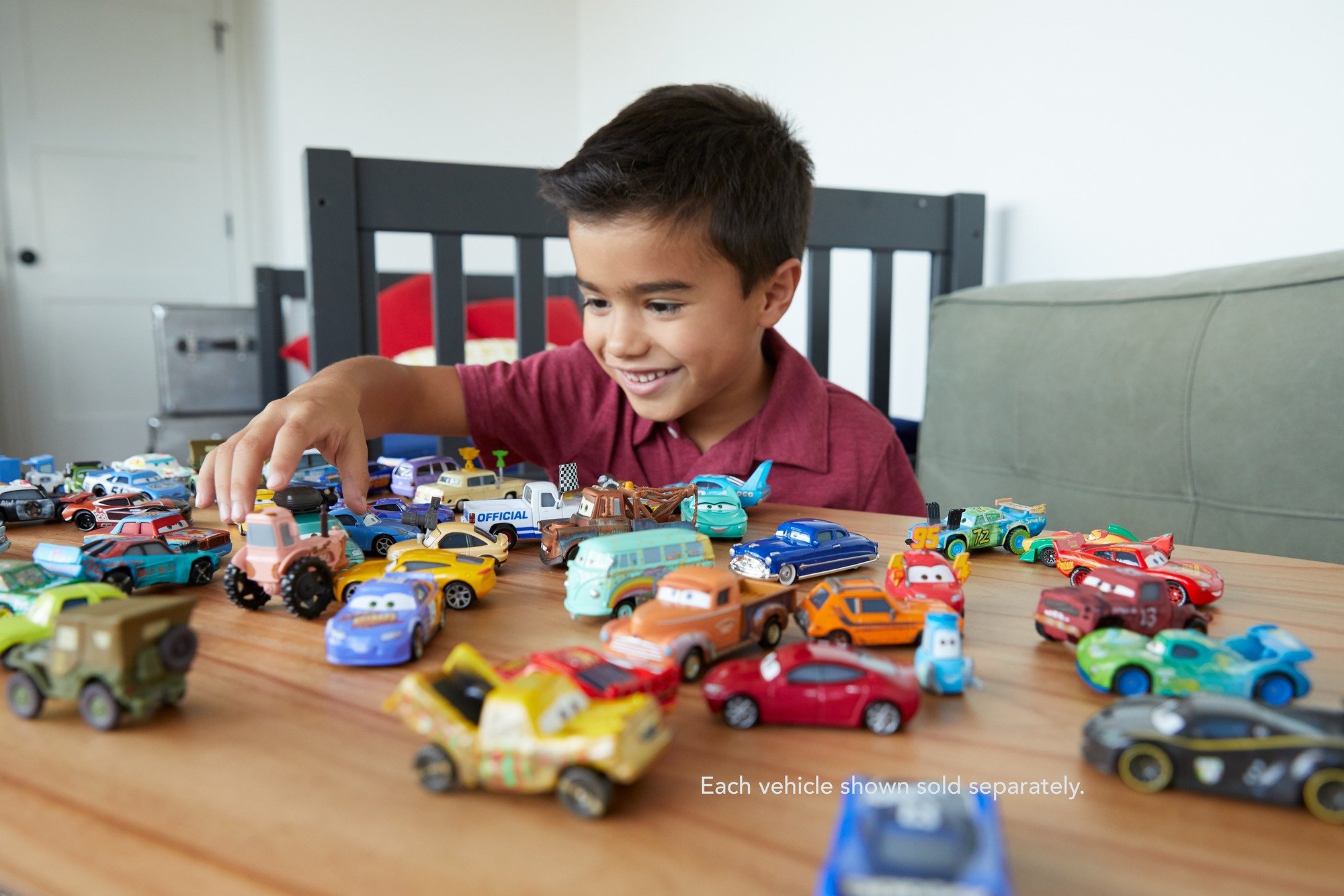 Disney Cars Deluxe Van Scanlane Toy - Lightning McQueen & Friends Die-Cast Vehicle for Kids - Perfect for Playtime, Collecting & Disney Themed Parties