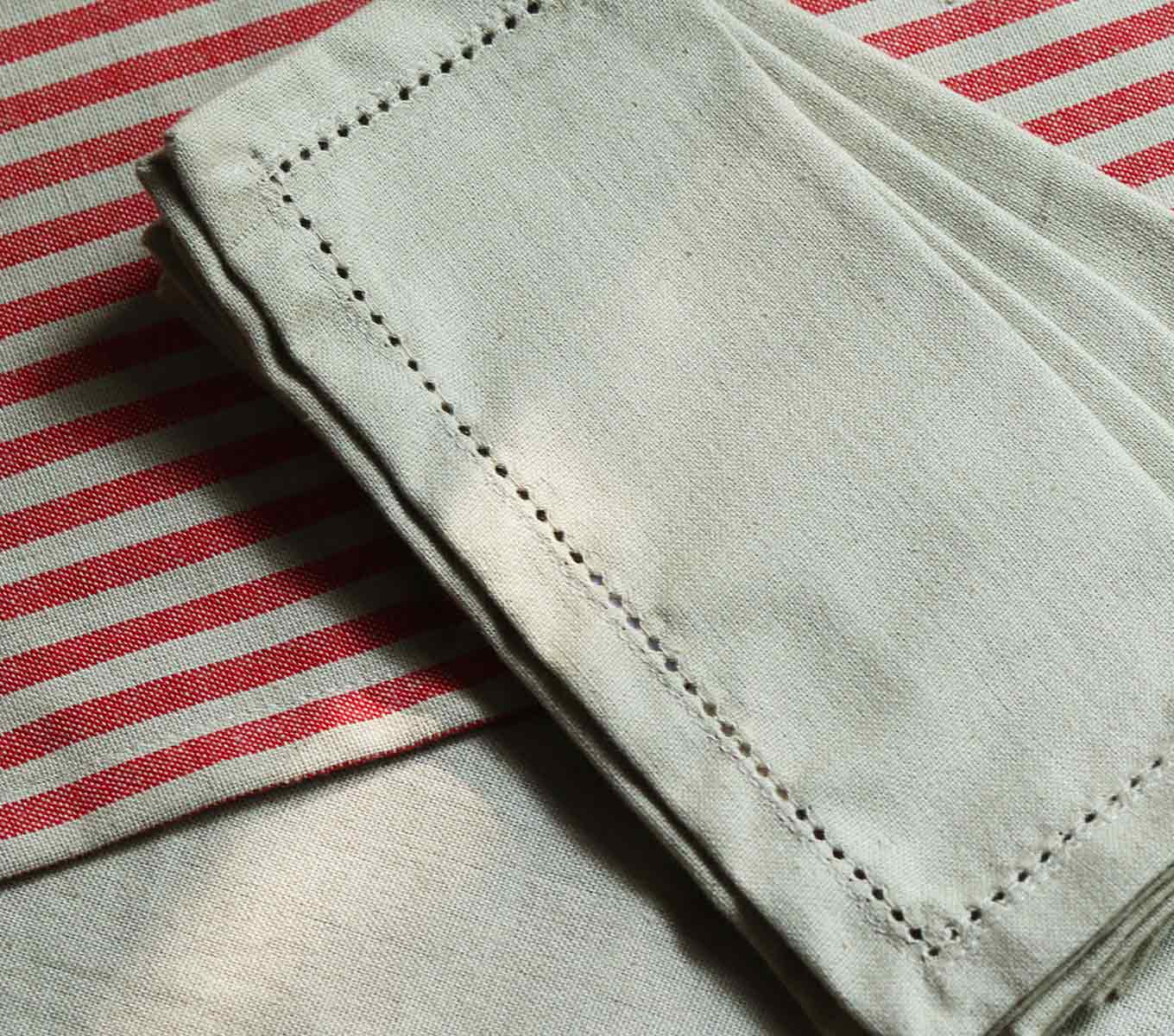 Premium Cocktail Napkins Set of 4 - 100% Cotton Absorbent Drink Coasters for Parties, Weddings & Home Bar Use