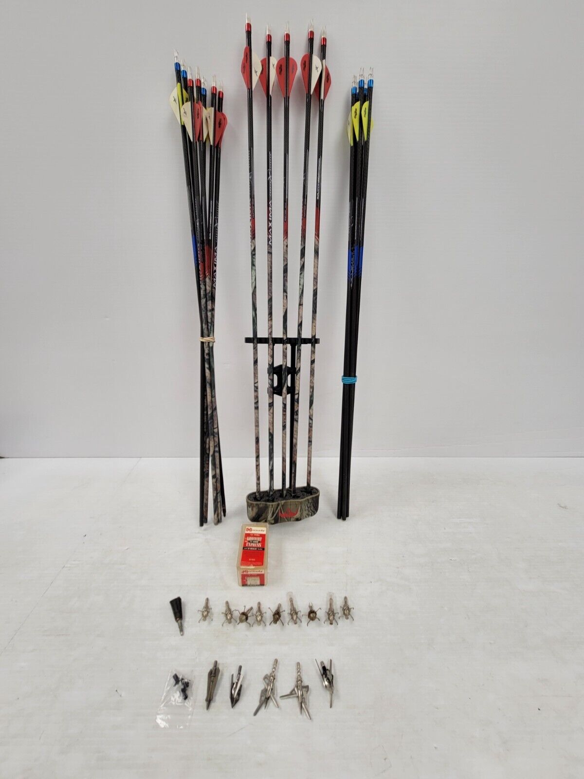 Maxima 17 Bow Arrows - High Performance Carbon Arrows for Hunting & Target Practice | Perfect for Outdoor Archery & Competitive Shooting