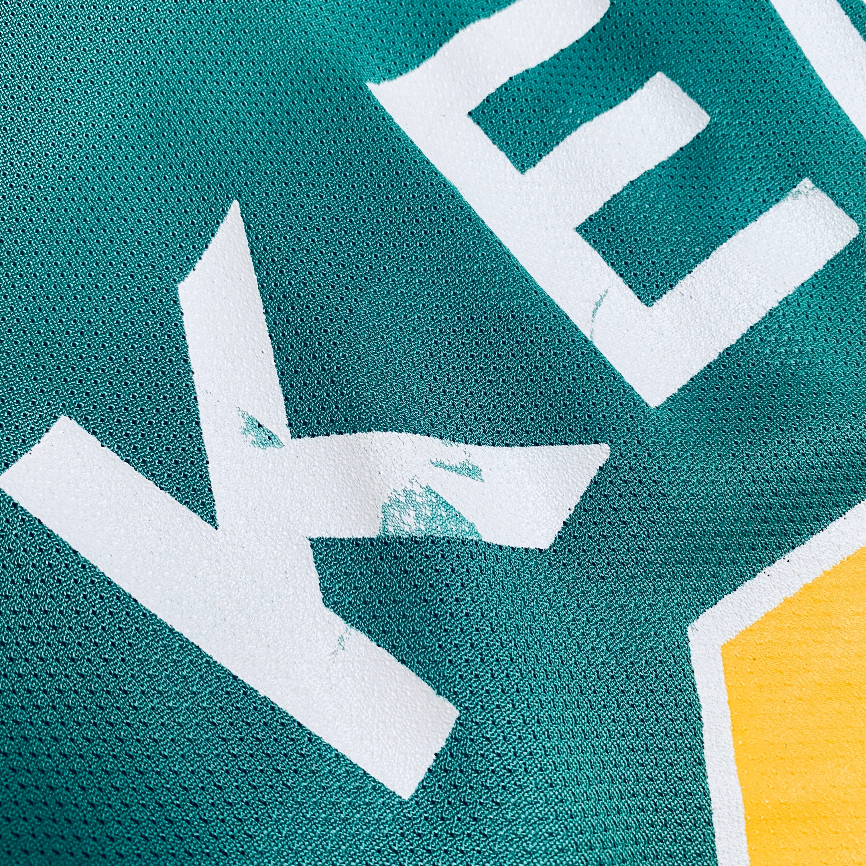 Shawn Kemp Seattle Supersonics 1993/94 Green Champion Jersey - Men's NBA Basketball Replica Jersey - Perfect for Game Day, Collecting & Sports Fan Gifts