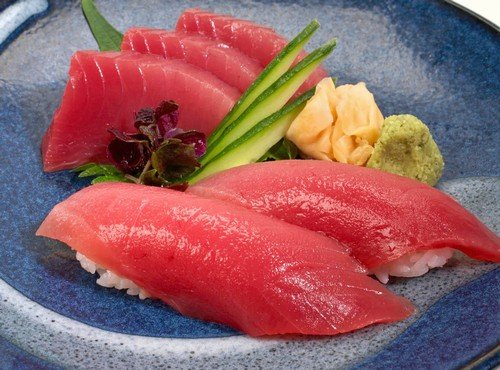 Premium Wild-Caught Sashimi-Grade Yellowfin Tuna (Ahi Tuna/Maguro) - 2 lbs - Perfect for Sushi, Poke Bowls & Gourmet Seafood Dishes