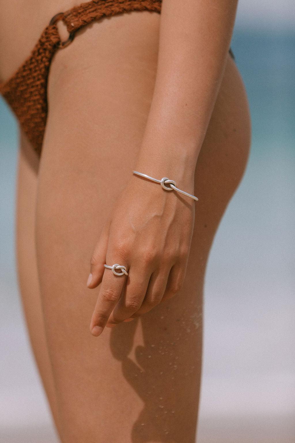 Eternity Heart Knot Ring - Sterling Silver Love Knot Band for Women, Romantic Couple Jewelry Gift for Her - Perfect for Anniversaries, Weddings & Valentine's Day