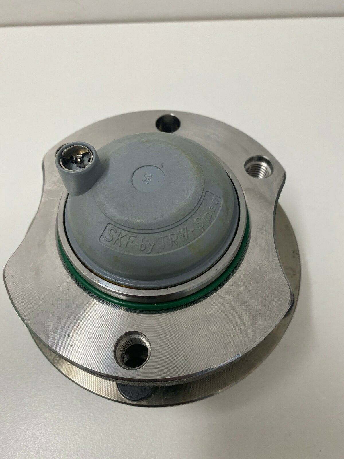 Genuine Holden Commodore VT WH Right Front ABS Hub and Bearing Assembly - Perfect for Smooth Braking & Safe Driving