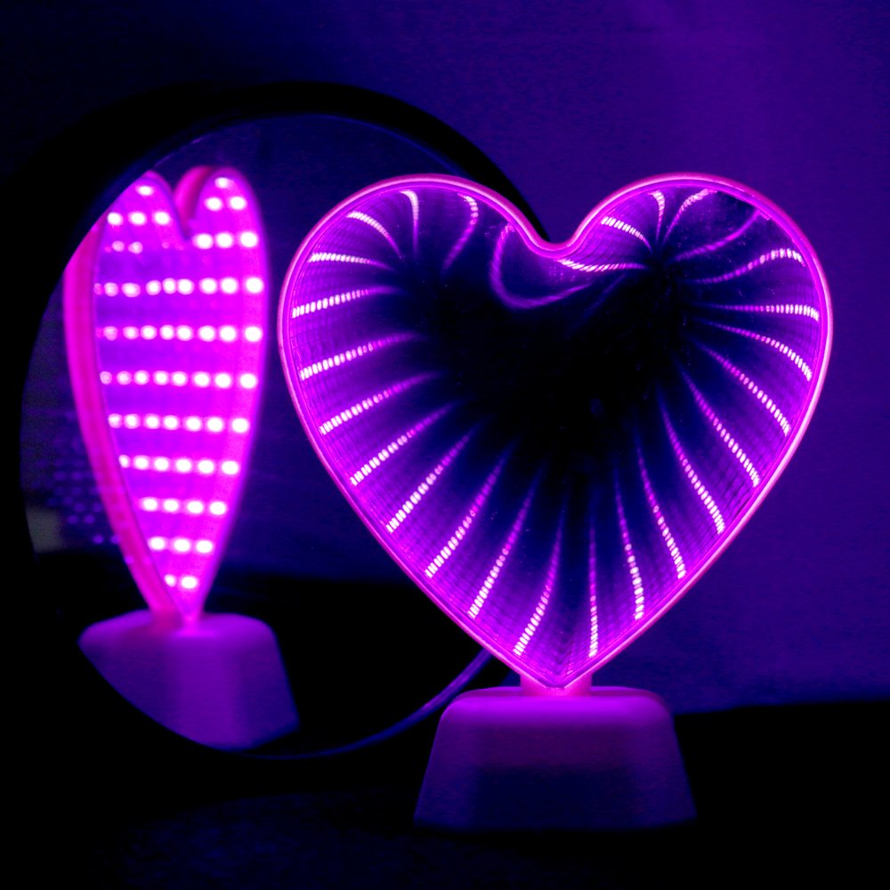 Heart Shaped LED Mirror Light - Pink Battery Powered Night Light for Bedroom, Desktop Lamp & Party Decor, Modern Plastic Design (7.48x2.75x6.29 inches, 0.19 lbs) - Perfect for Girls' Room, Romantic Gifts & Birthday Party Decorations