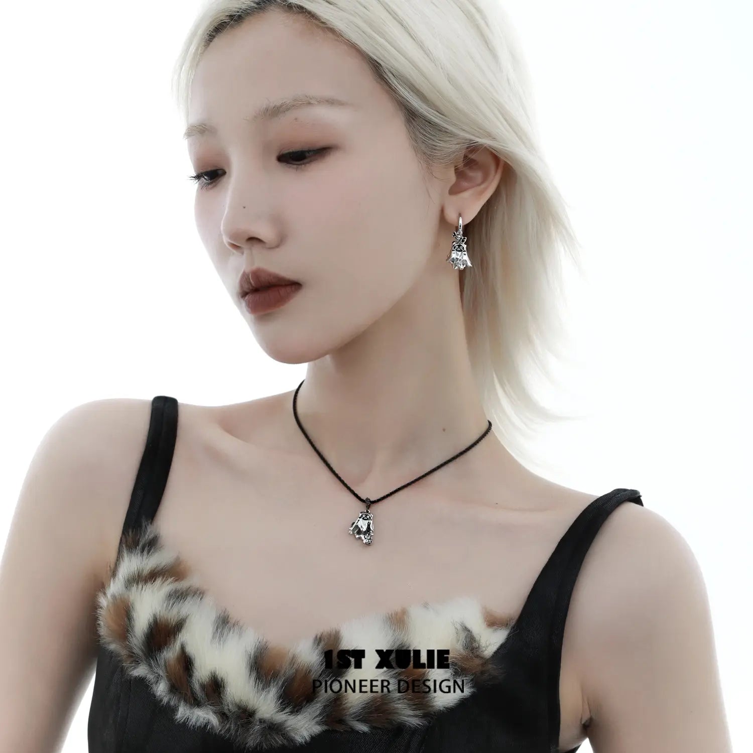 18K Gold Plated Halloween Ghost Cat Pendant Necklace for Women - Spooky Gothic Jewelry Gift for Halloween Parties & Cosplay
