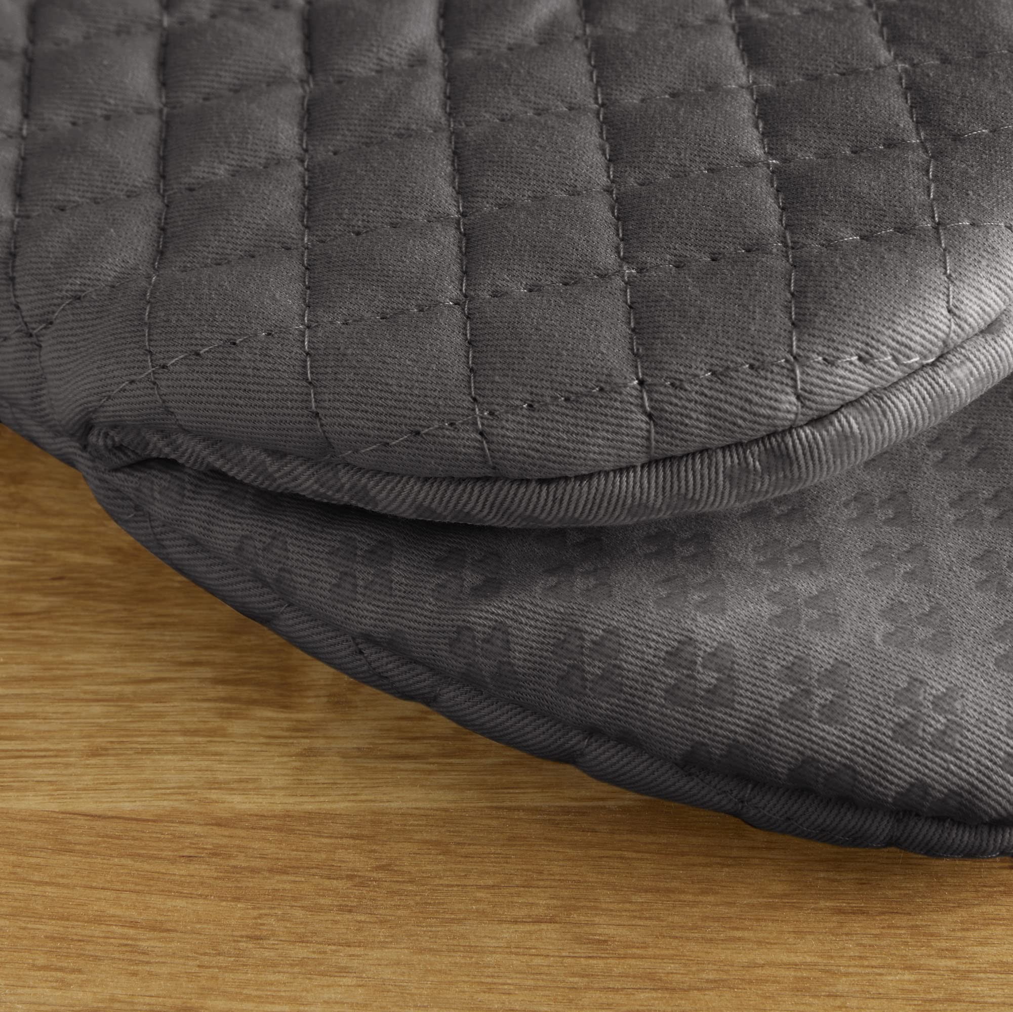 KitchenAid Mini Oven Mitt Set of 2 - 5.5x8 Inches Heat Resistant Charcoal Grey Oven Gloves for Baking, Grilling & Cooking - Perfect for Kitchens, BBQs & Outdoor Cooking