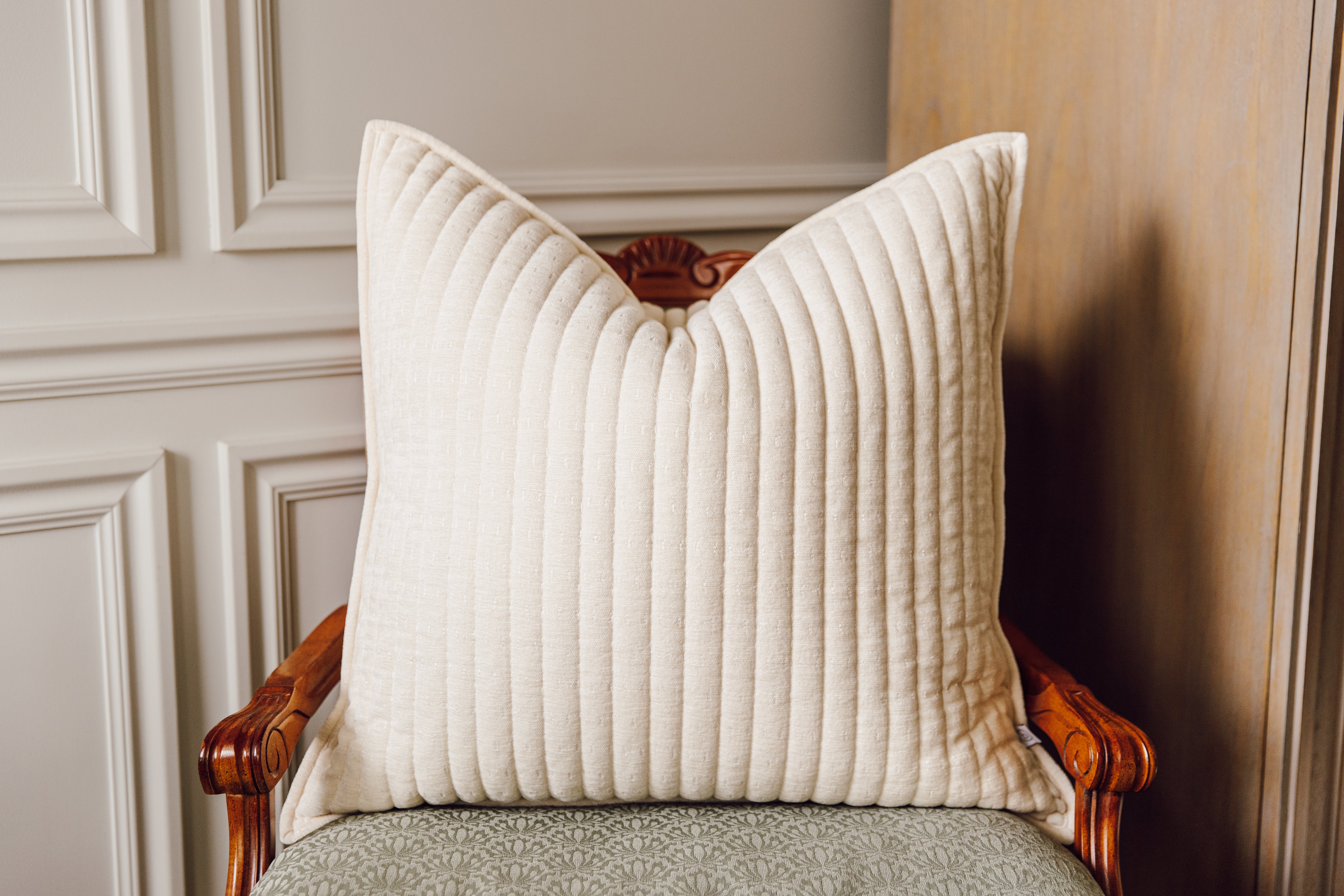 Luxury Euro Pillow Cover - Soft & Elegant Sham for Bedroom Decor - Perfect for Master Bed, Guest Room, and Sofa Cushions