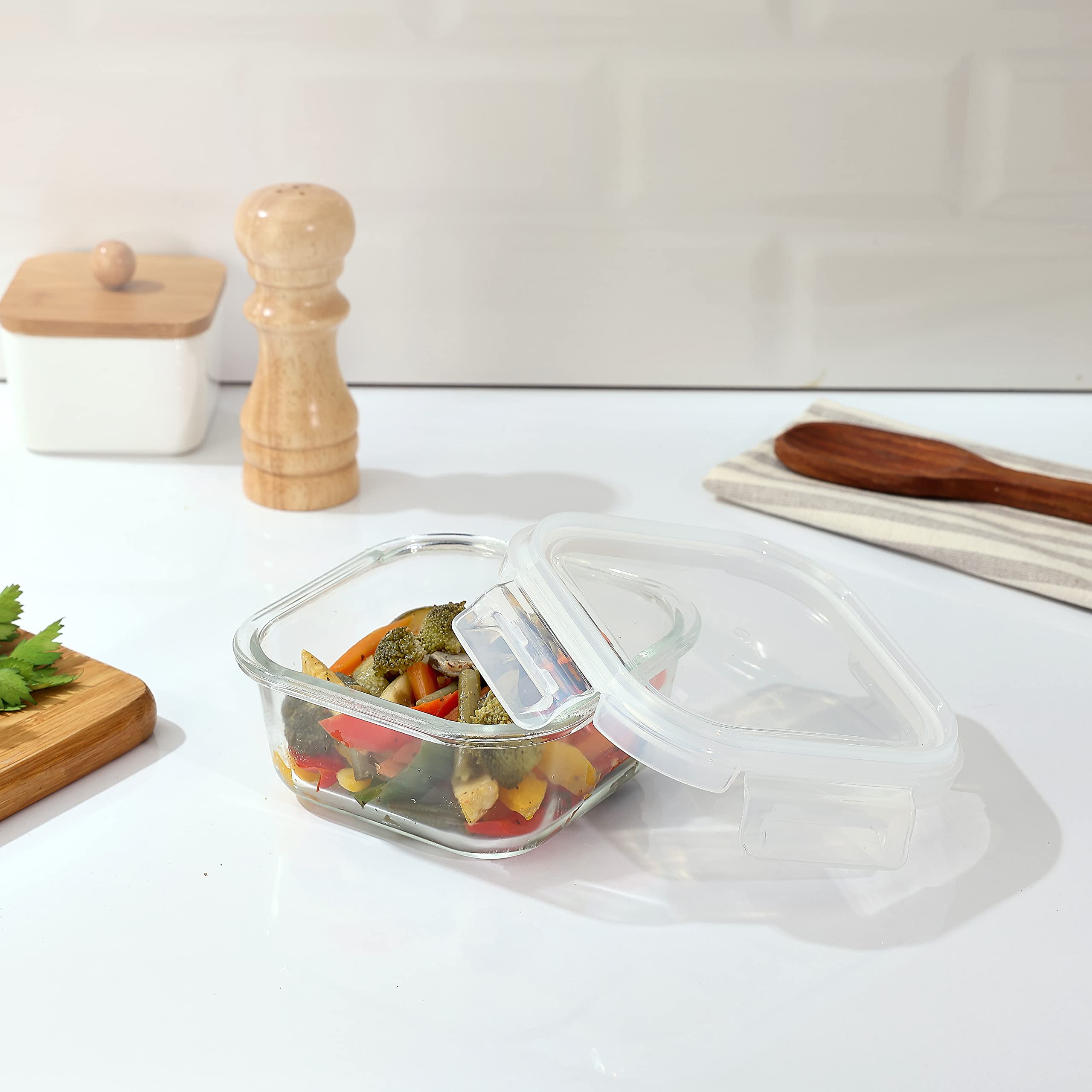 Solimo Borosilicate Glass Food Storage Containers with Lids - 520ml Square Meal Prep Containers for Kitchen, Lunch Box, Meal Prep, BPA-Free & Microwave Safe - Perfect for Leftovers, Meal Prepping, and Office Lunches